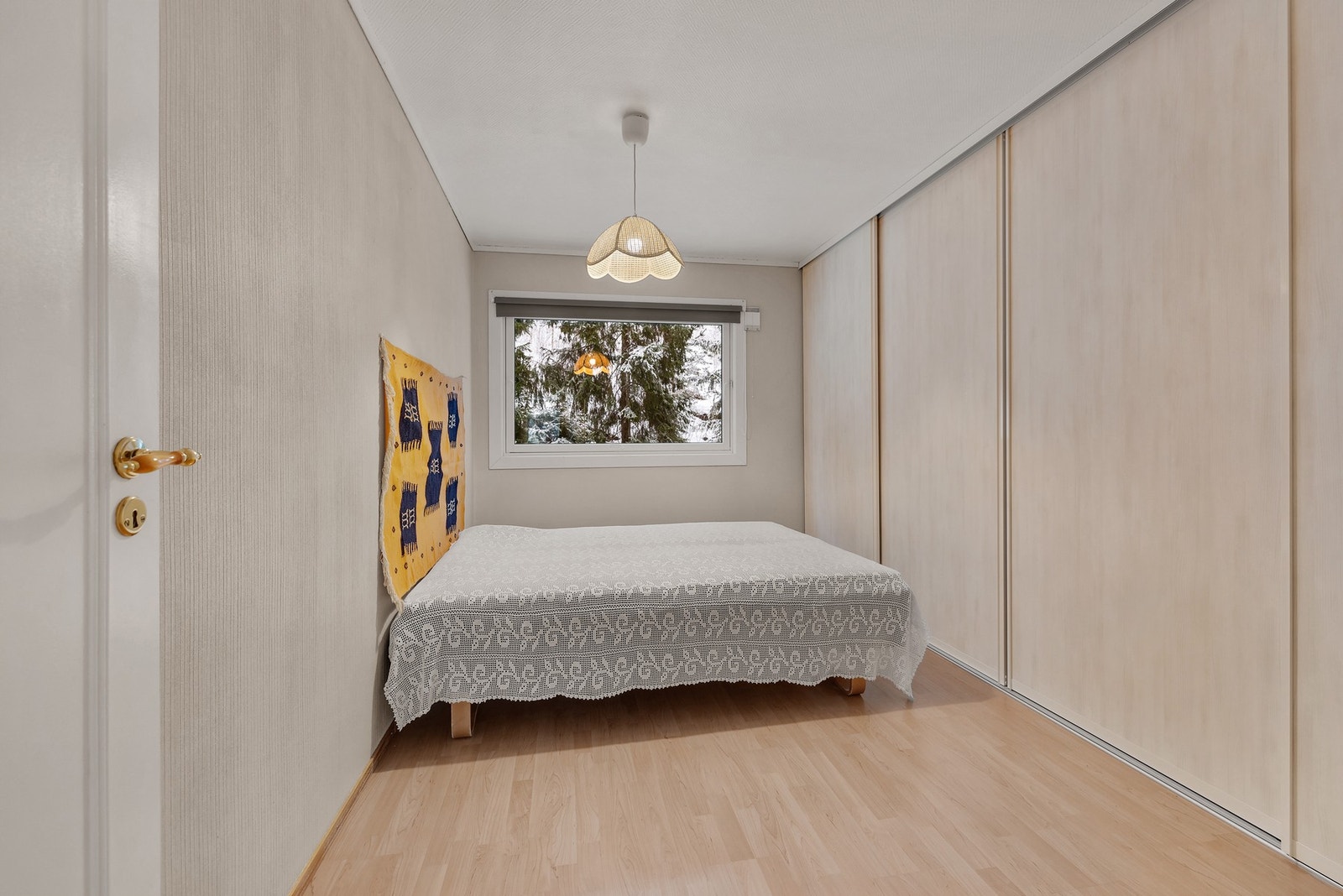 Hovedsoverom med skyvedørsgarderobe Galleribilde