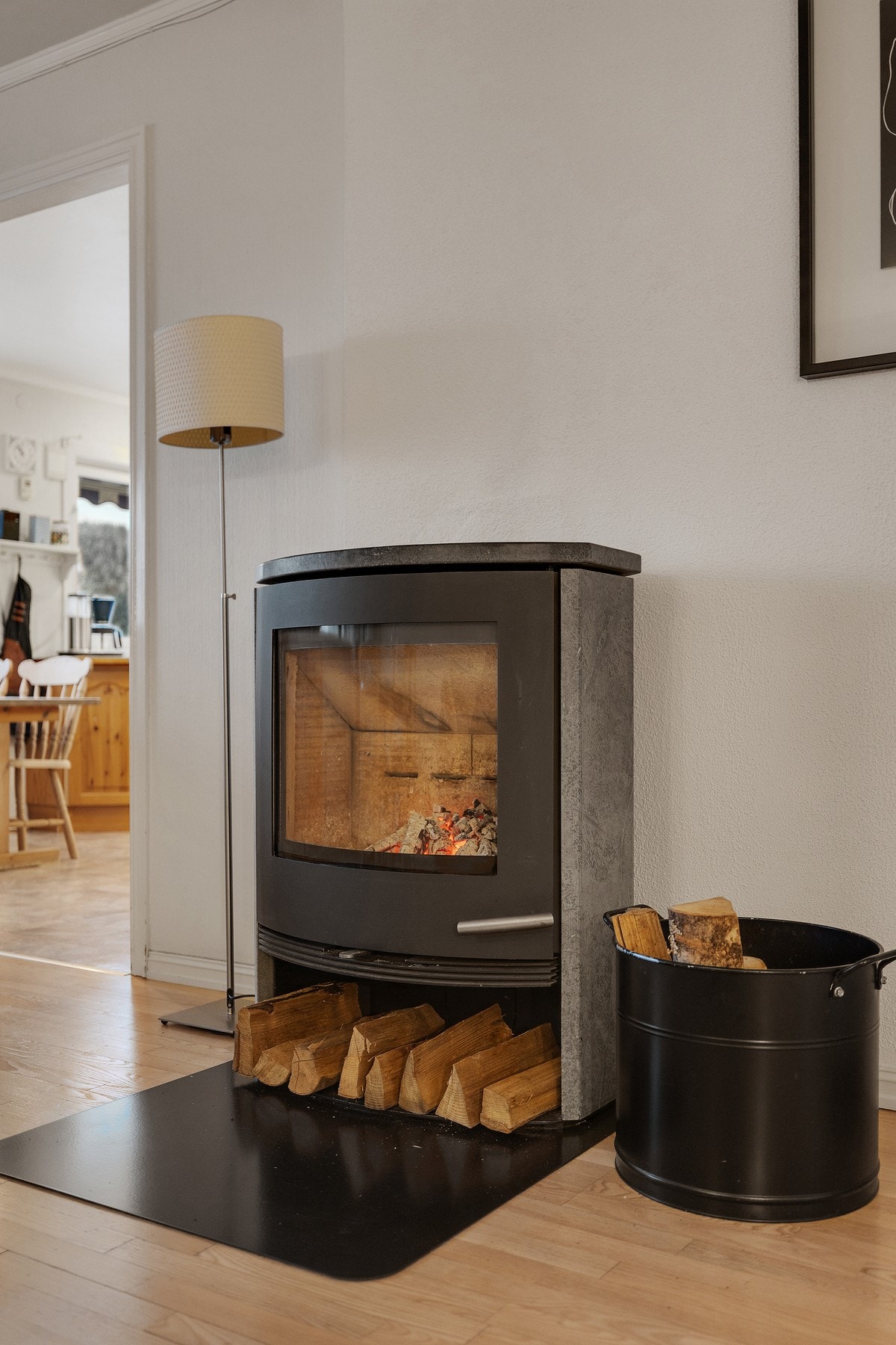 Årvollia er en av få blokkleiligheter på Tonsenhagen, med vedfyring Galleribilde