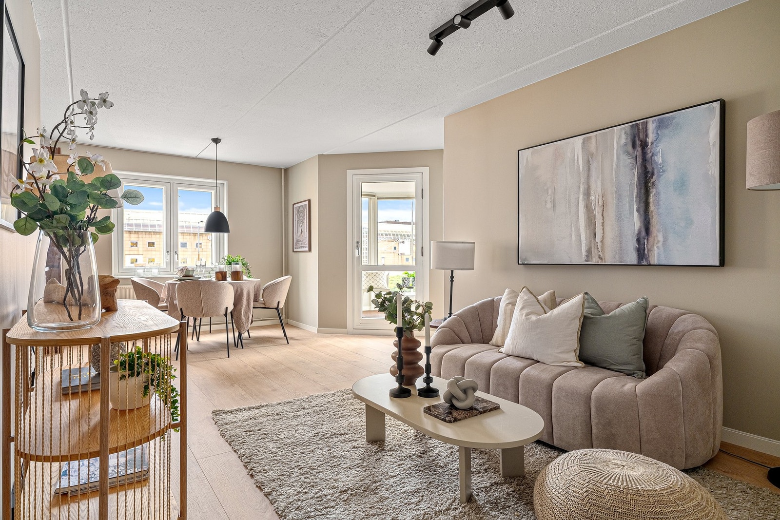 Velkommen til Smalgangen 26 - presentert av Siamak Ebrahimi v/Eie Sinsen. Galleribilde