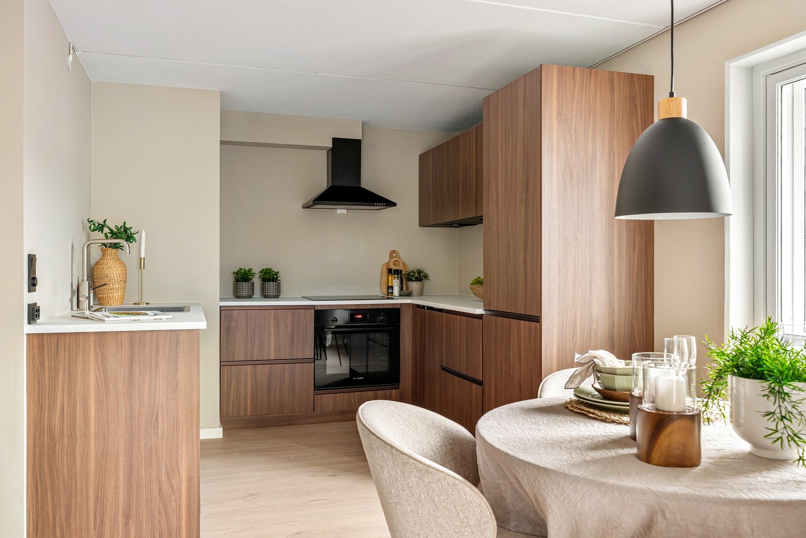 Nytt, stilrent Kvik-kjøkken med moderne design. Galleribilde