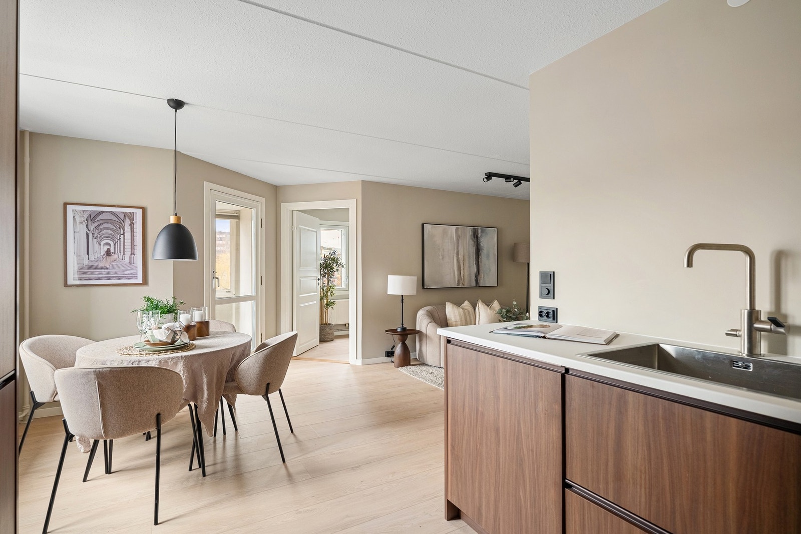 Kjøkken og stue Galleribilde