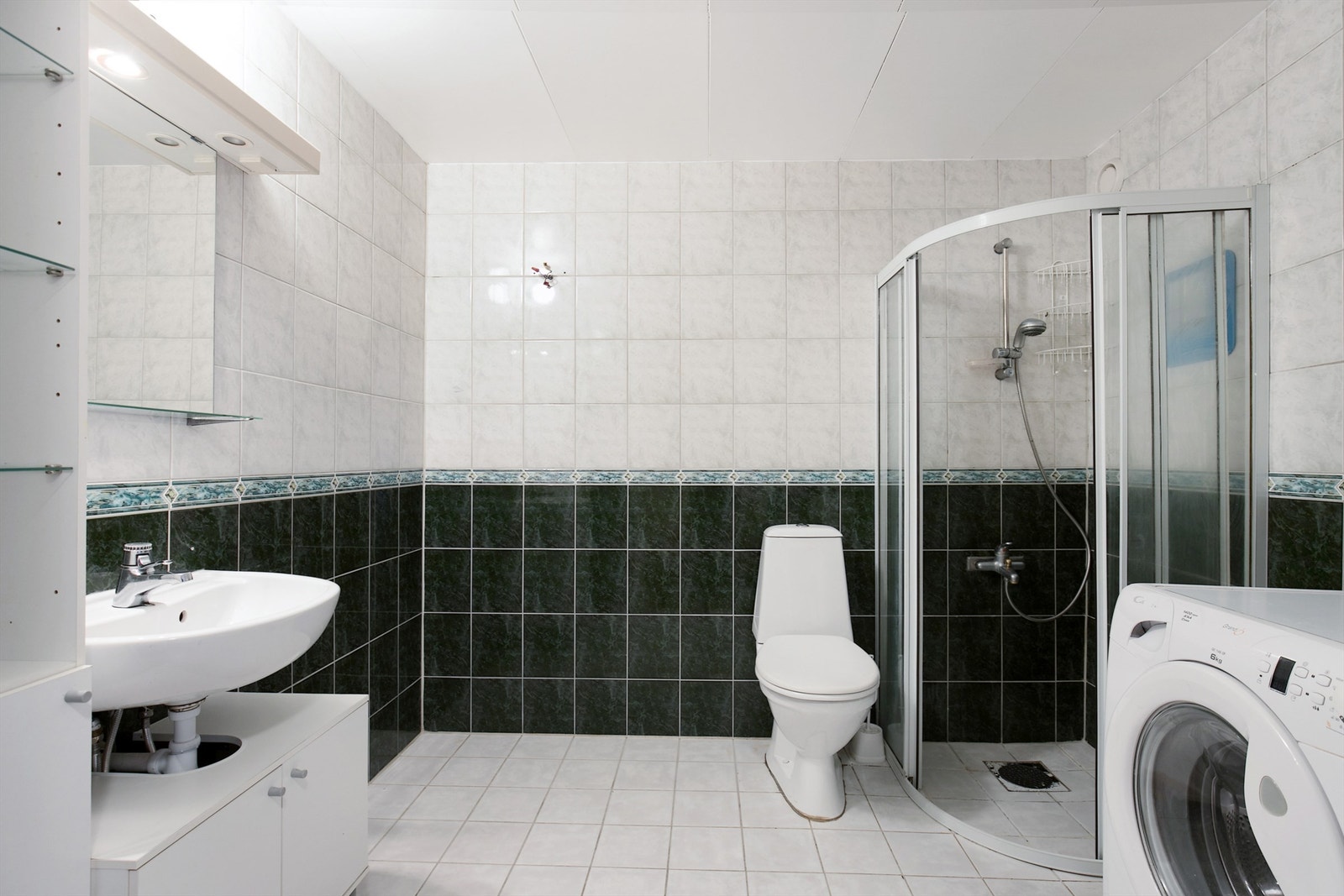 Baderom med WC. Galleribilde