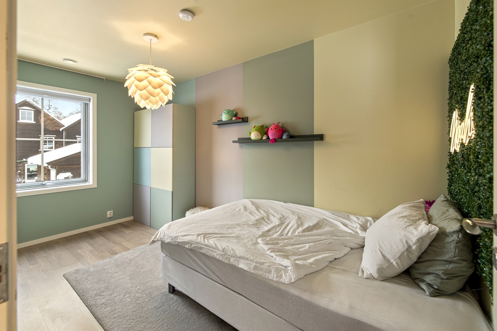 Helgerødsletta 6 er innredet med 3 soverom i 2.etasje Galleribilde