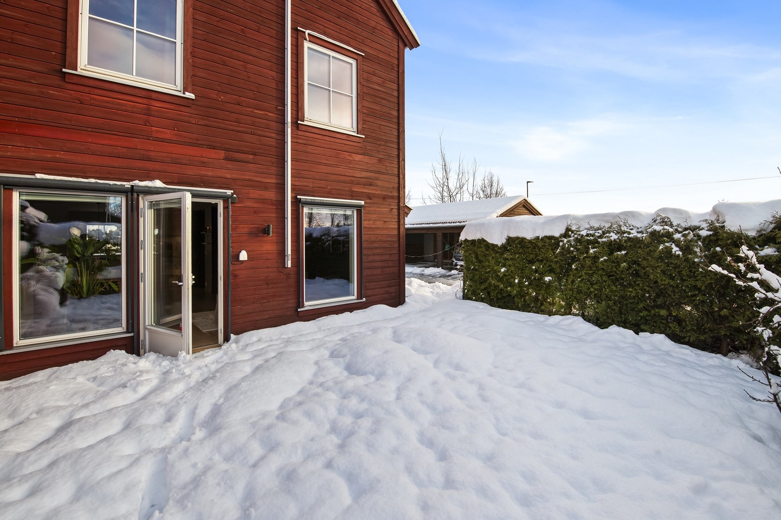 Her er det plass til hele familie på grilling og sommerhygge Galleribilde