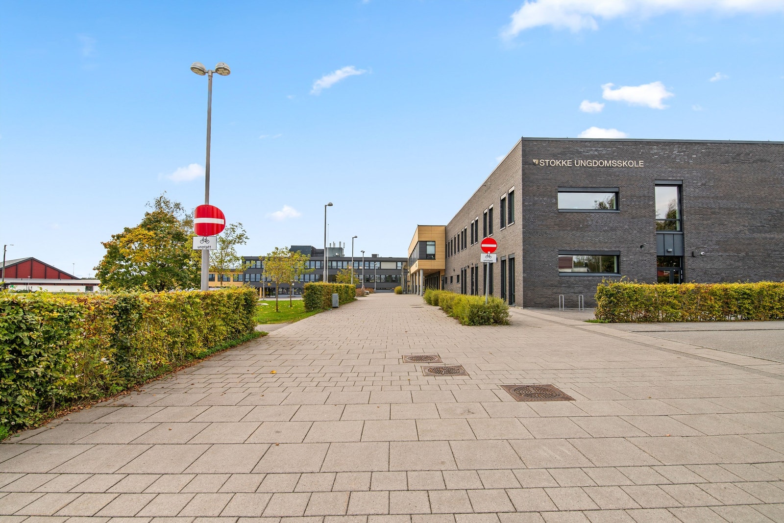 Særdeles kort gangavstand til Stokke Ungdomsskole Galleribilde