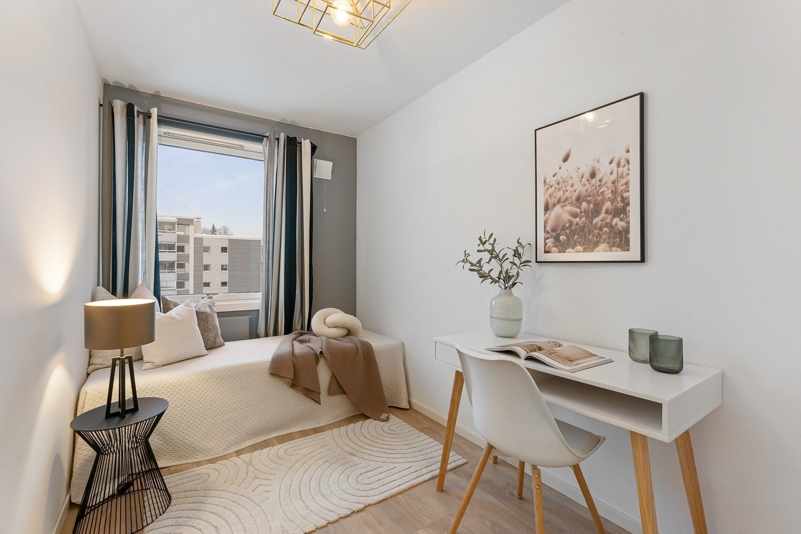 Soverommene er tilstøtende, her soverom nr. 2 Galleribilde