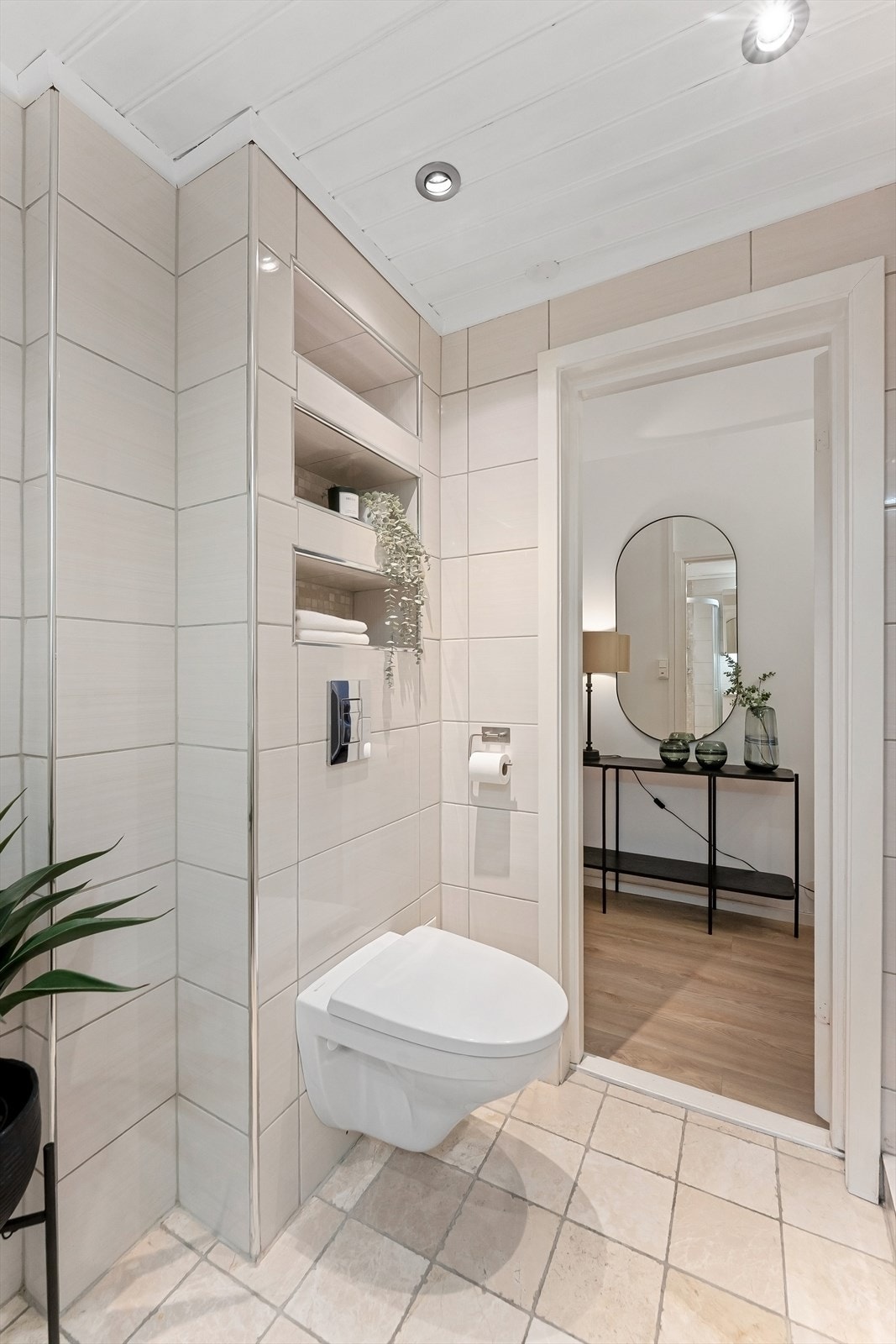 Delikat bad, som opprinnelig var separat bad og toalett Galleribilde