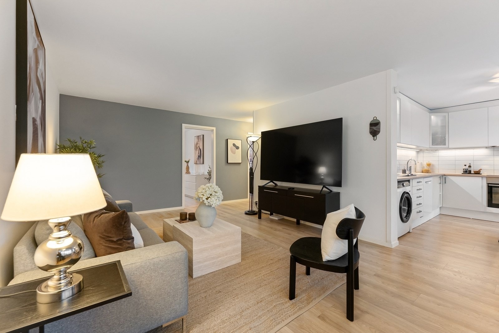 Pent oppusset leilighet, med nye gulv og oppgradert kjøkken Galleribilde