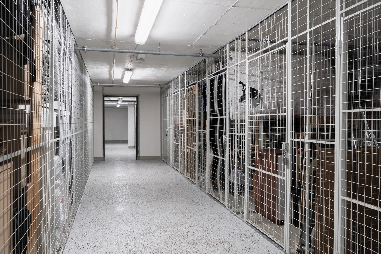 Stor og praktisk bod på 5kvm i byggets 2. underetasje. Galleribilde