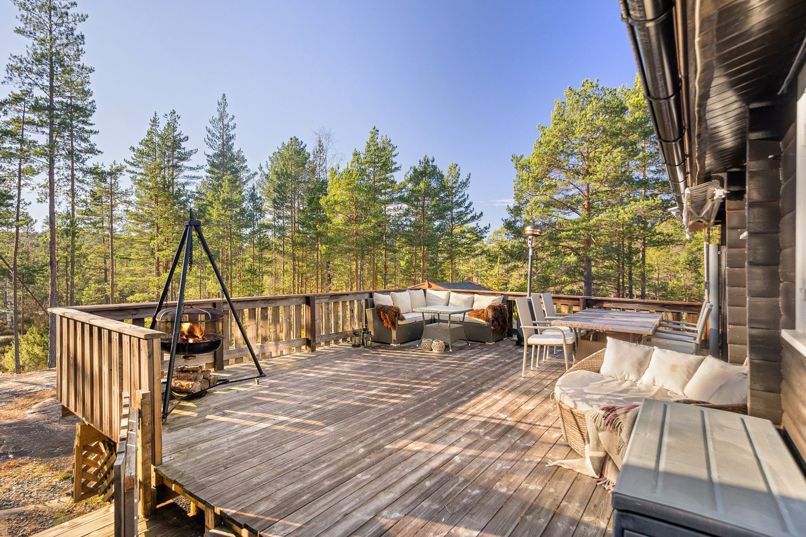 Stor solrik terrasse Galleribilde