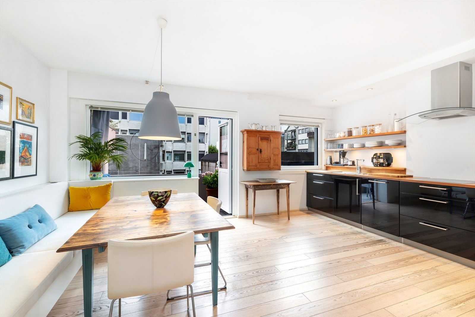 Spisekjøkken/allrom Galleribilde