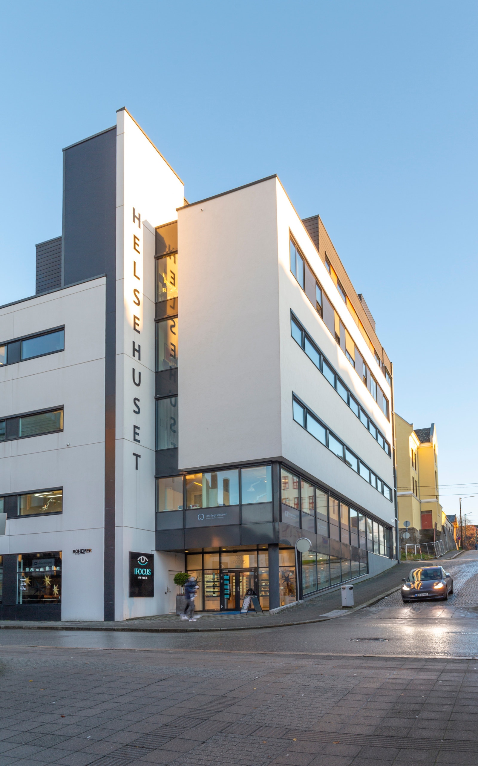 Helsehuset, gunstig beliggenhet midt i sentrum Galleribilde