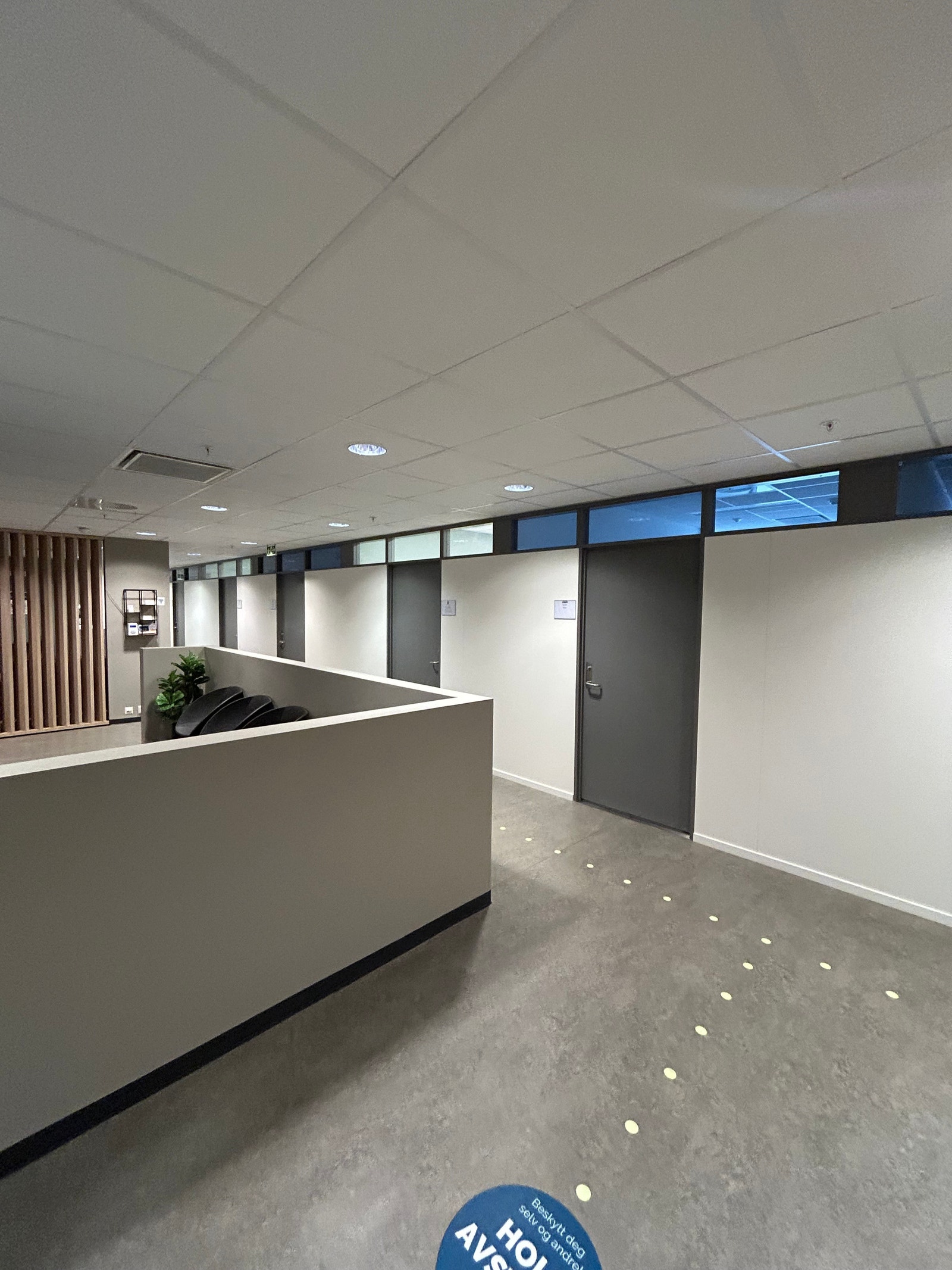 Felles gang og ventesone for pasienter. Galleribilde