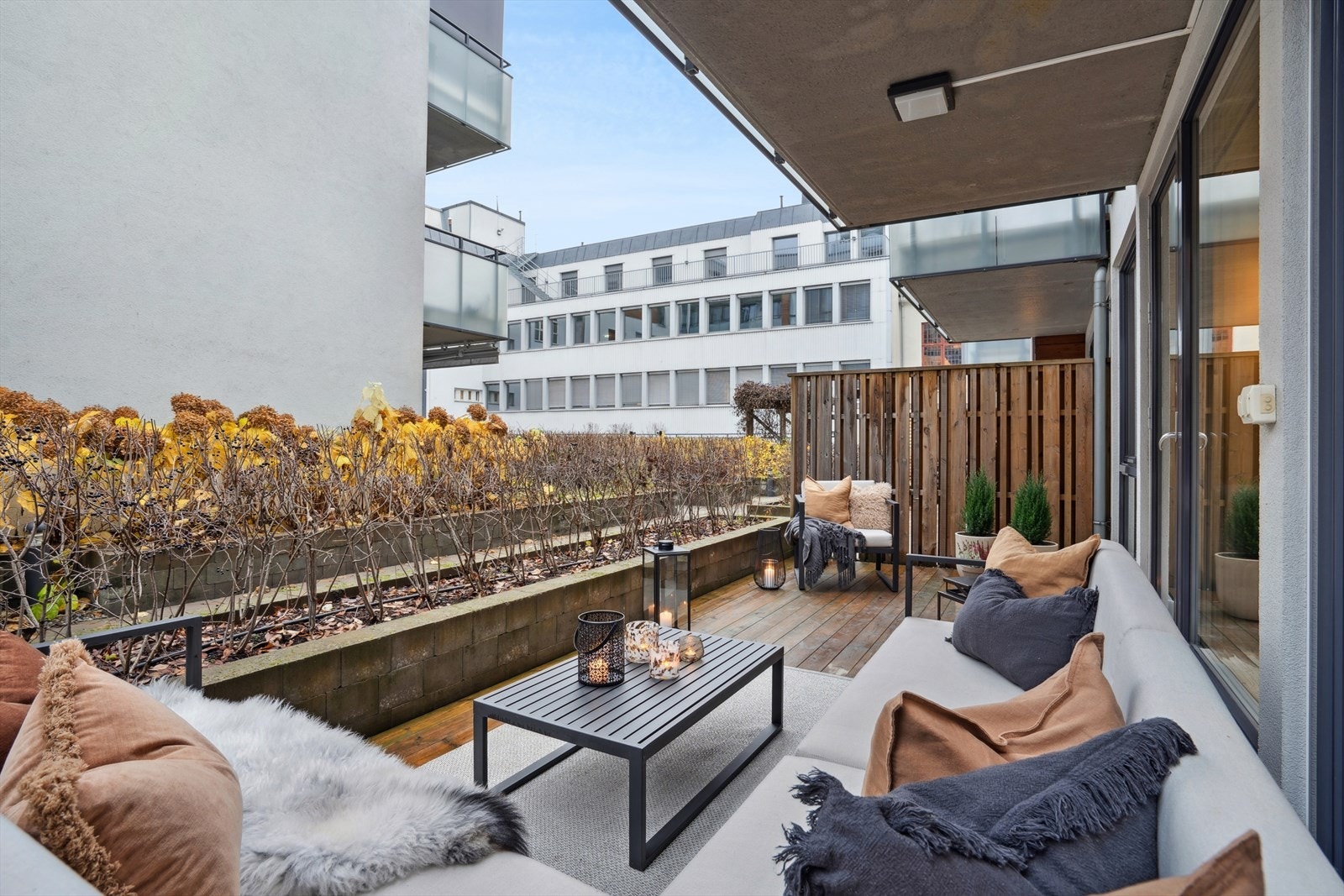 Fra stuen er det utgang til en flott terrasse på ca. 20 m². Galleribilde