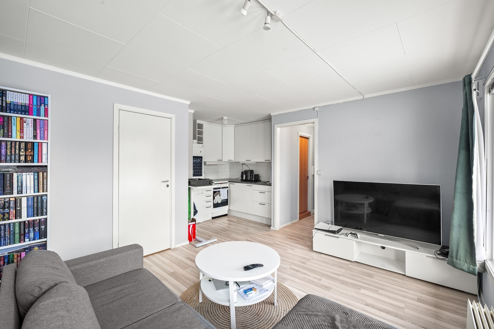 Hybel 1 - stue med kjøkkenkrok Galleribilde