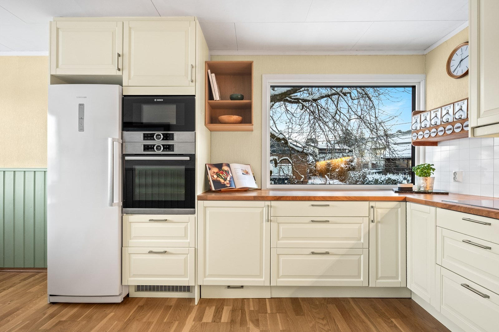 I 2014 ble kjøkkenet oppusset og det ble det satt inn en solid innredning fra Epoq Galleribilde