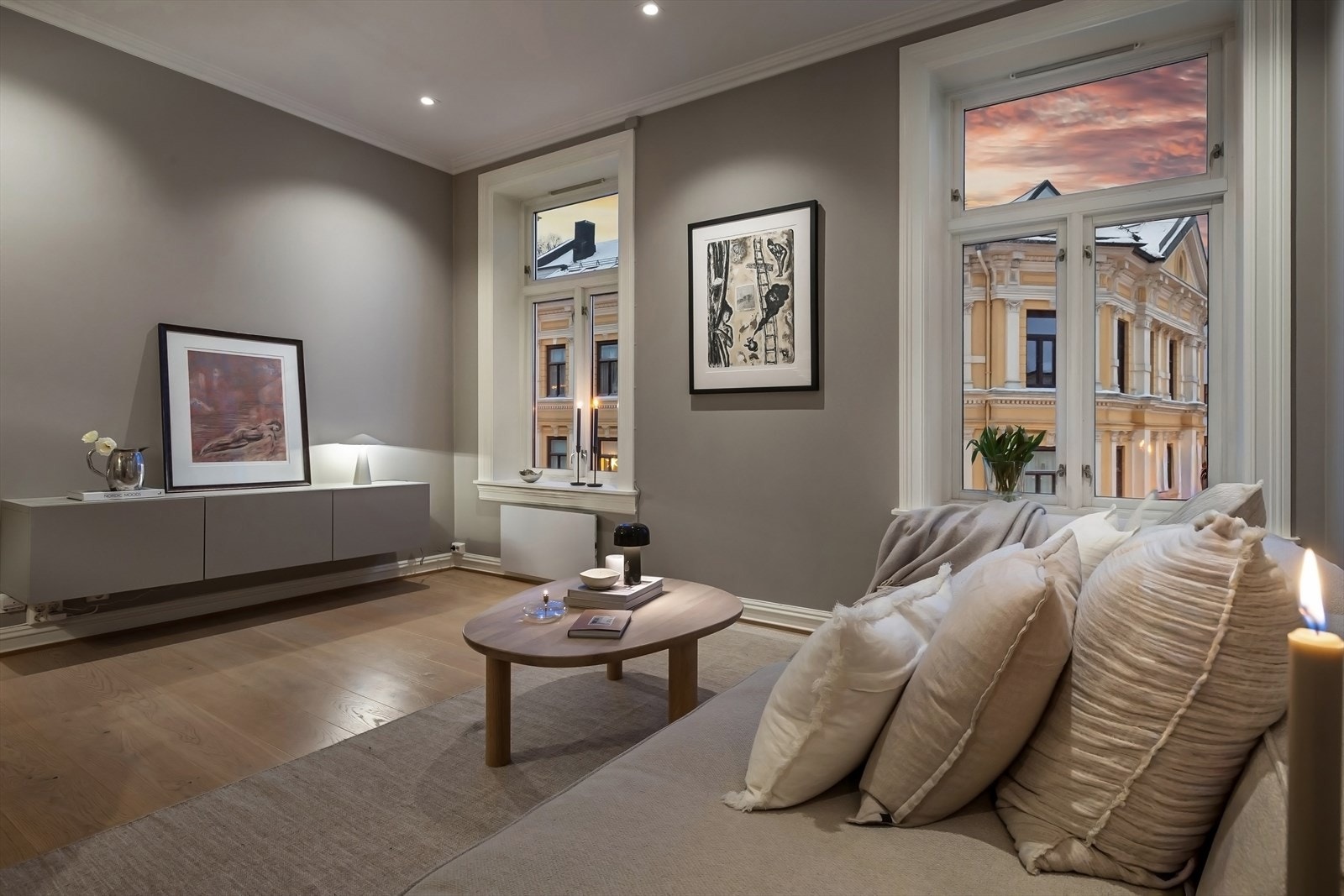 God plass til ønsket møblering og naturlig plassering av tv-en Galleribilde