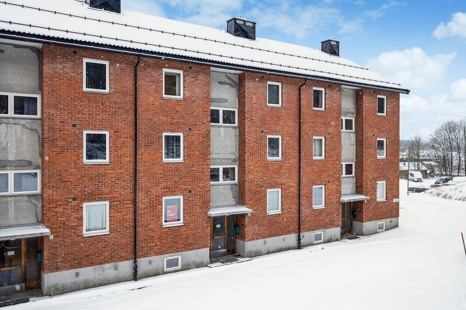 Her får du en lettstelt 2-roms borettslagsleilighet i 3.etasje. Galleribilde