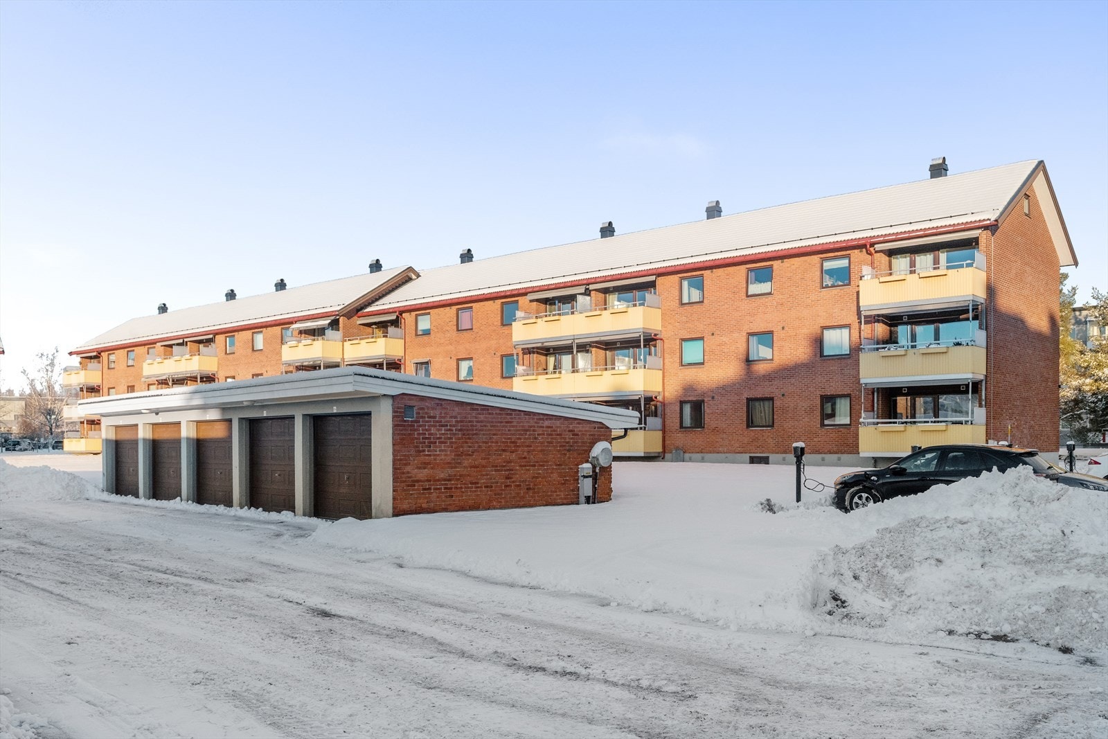 Det er meget god bussforbindelse i området, samtidig som det er fin gangvei til Skien sentrum med alle sine fasiliteter. Galleribilde