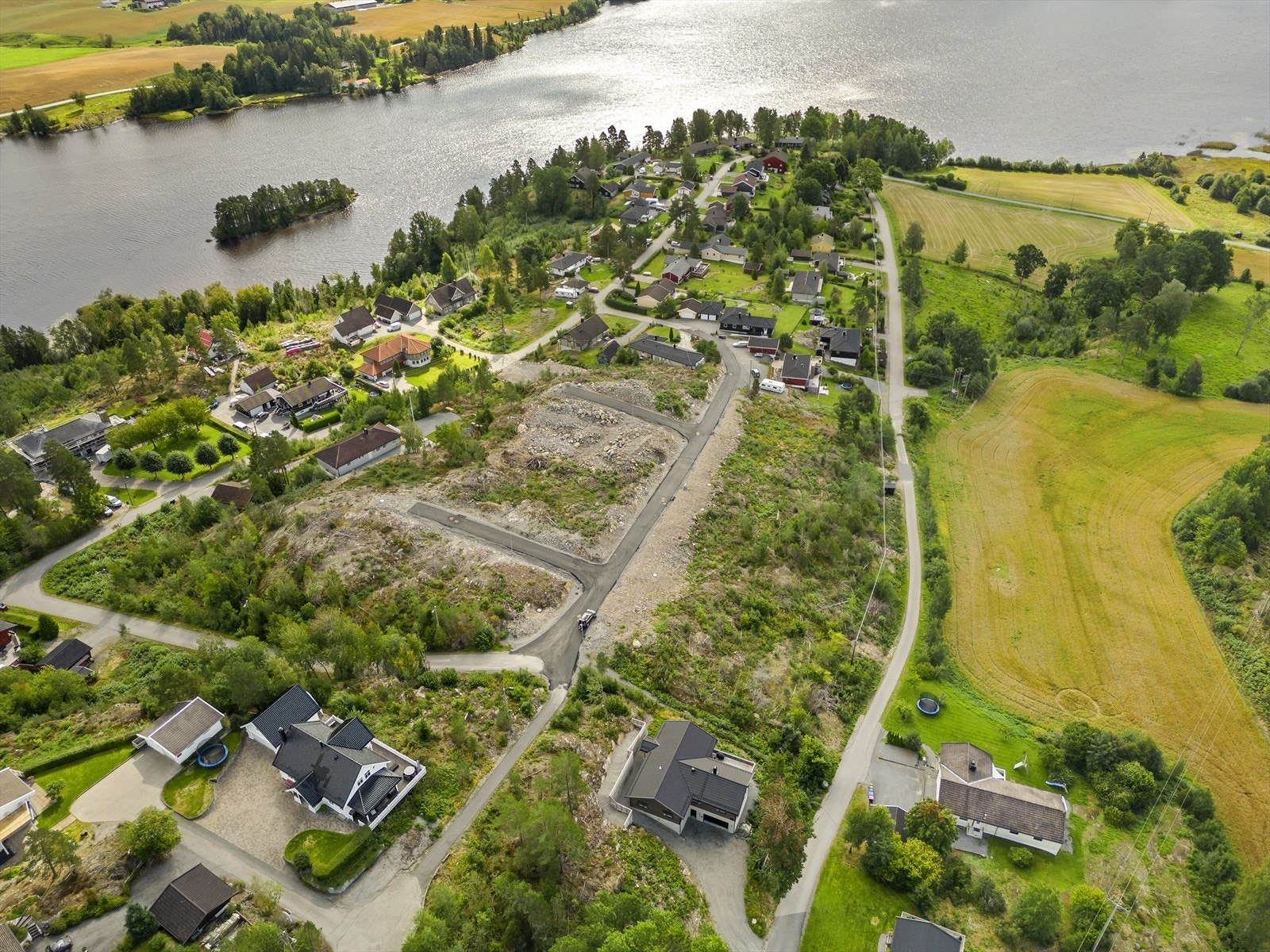 Flere av tomtene har gode solforhold og utsikt Galleribilde