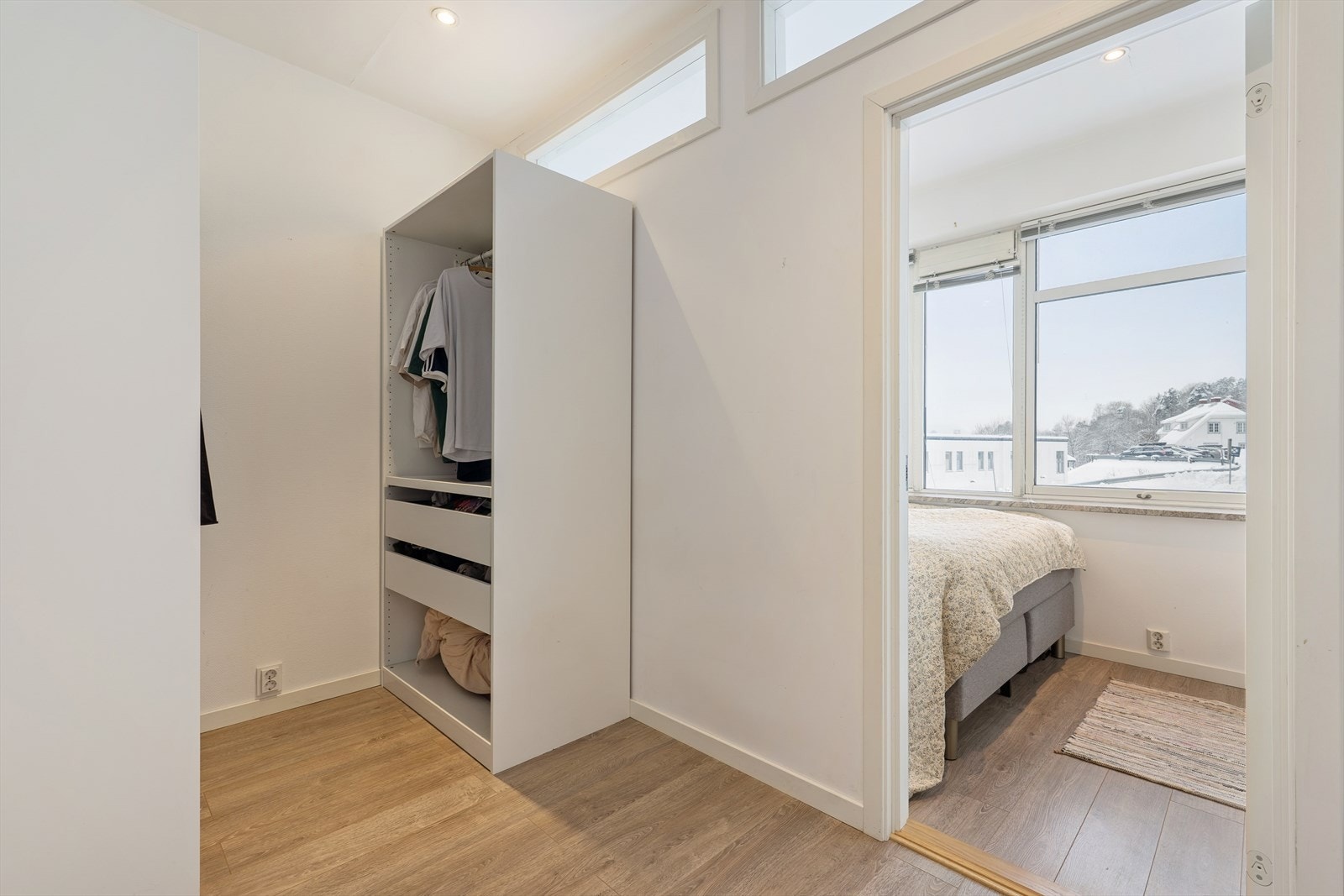 Fra gangen er det tilgang til eget soverom Galleribilde