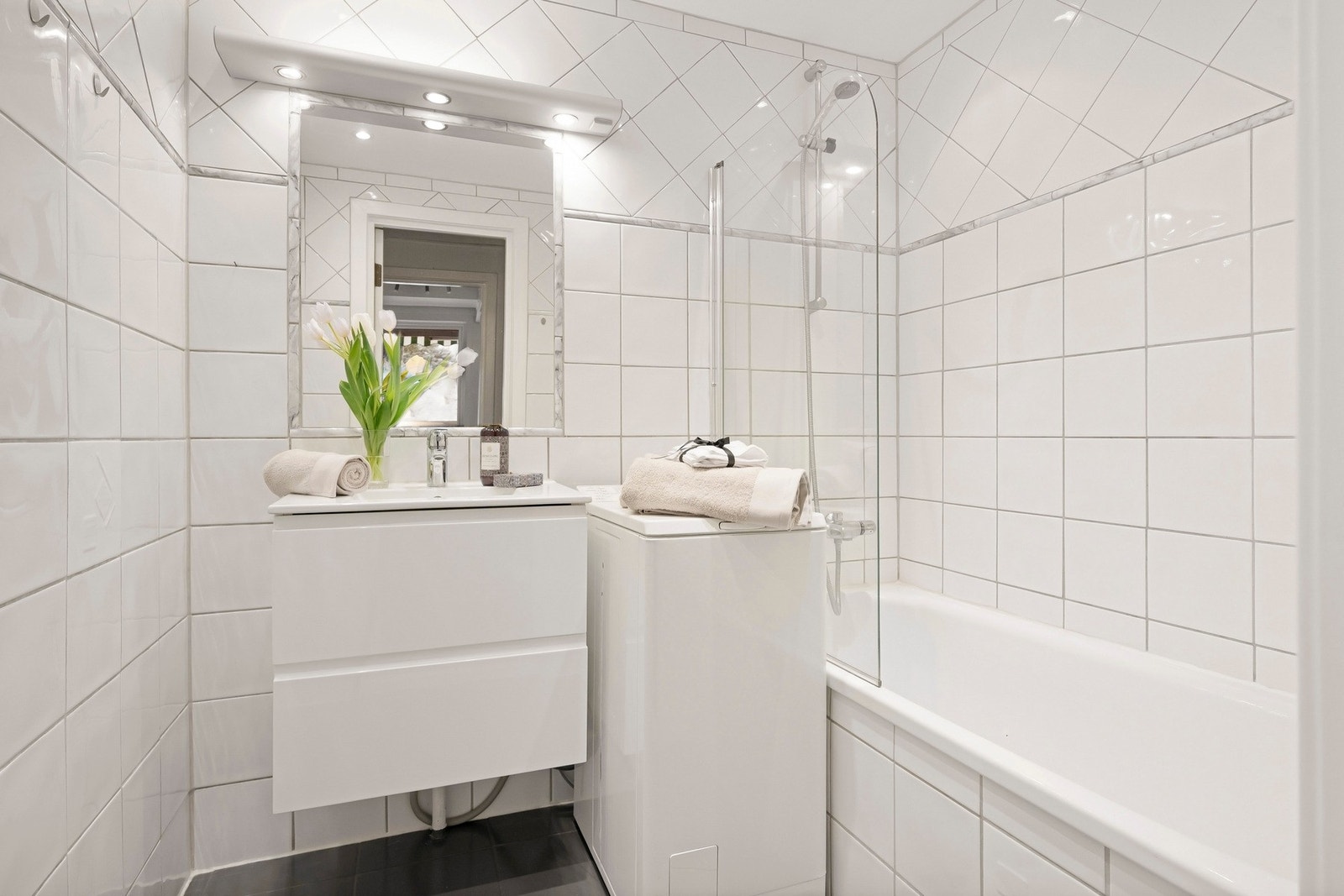 Det er opplegg for vaskemaskin, slik at du har alt du trenger i hverdagen. Galleribilde