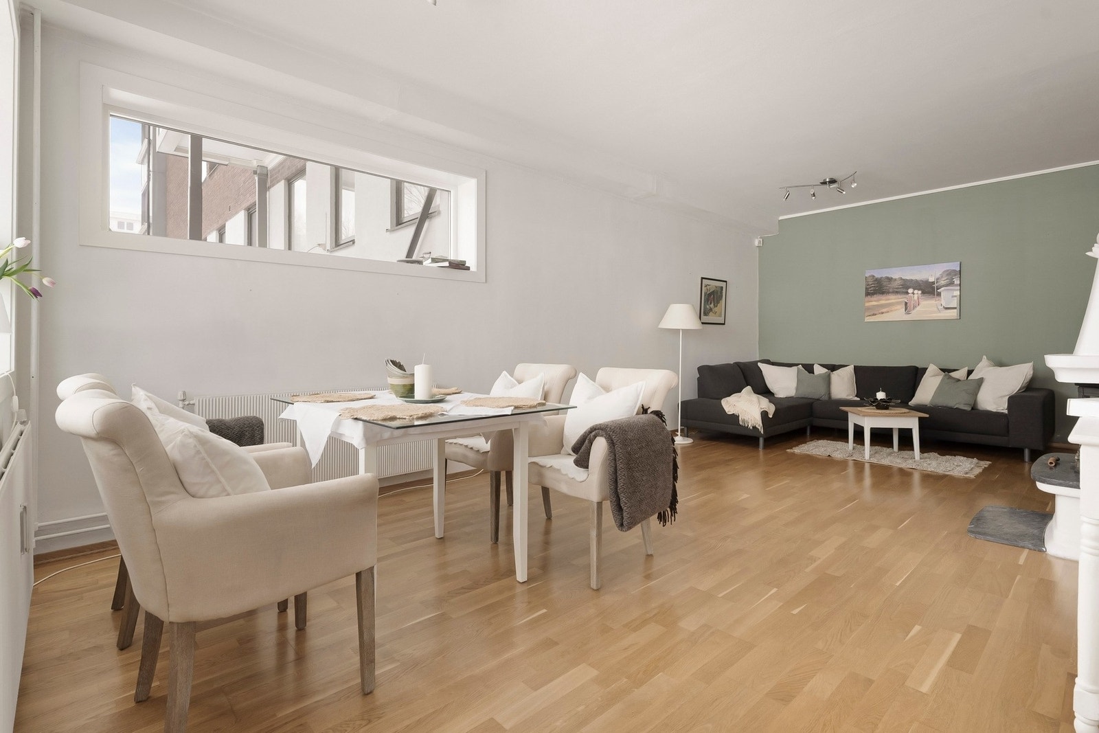 Dette er en attraktiv og svært sentralt beliggende 2-roms selveier på Østerås. Galleribilde