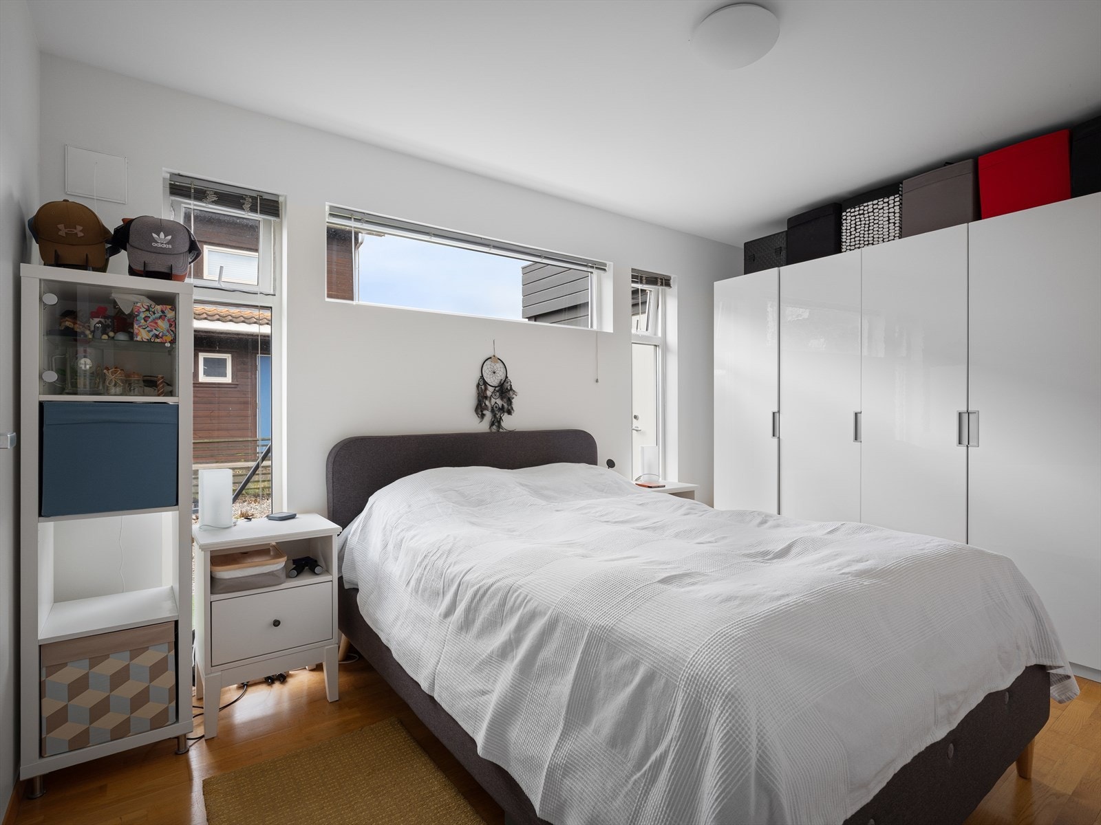 Utleiehuset: 1 av 2 soverom. Rikelig med skapplass. Galleribilde