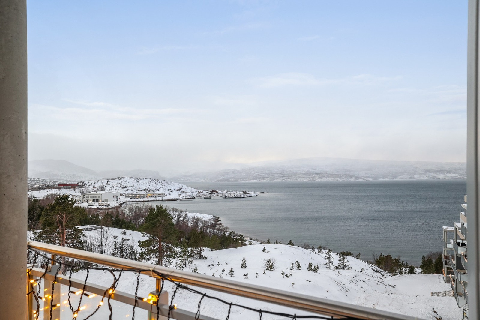 Nydelig sjøutsikt fra leilighet Galleribilde