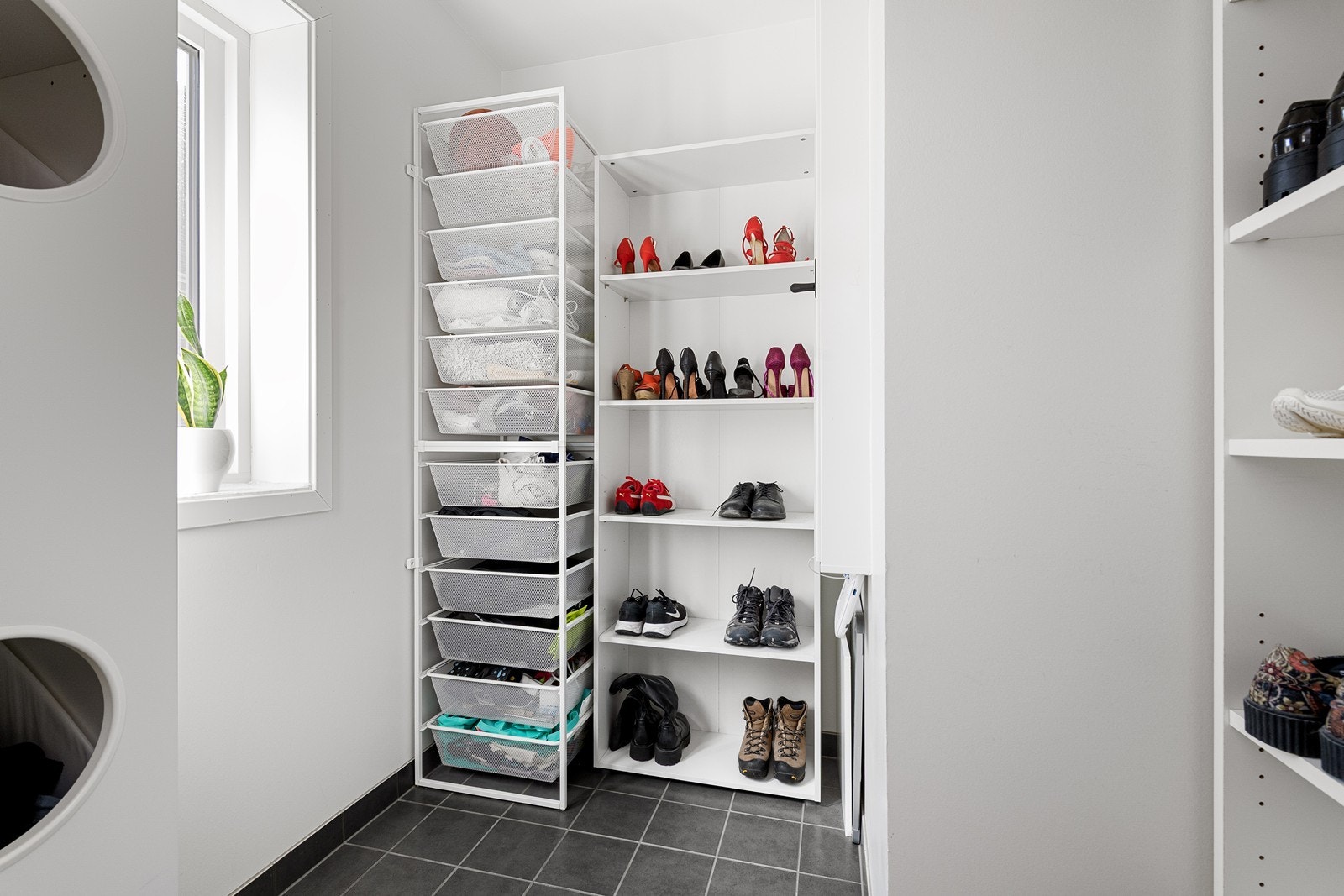 Gunstige oppbevaringsmuligheter på vaskerommet Galleribilde