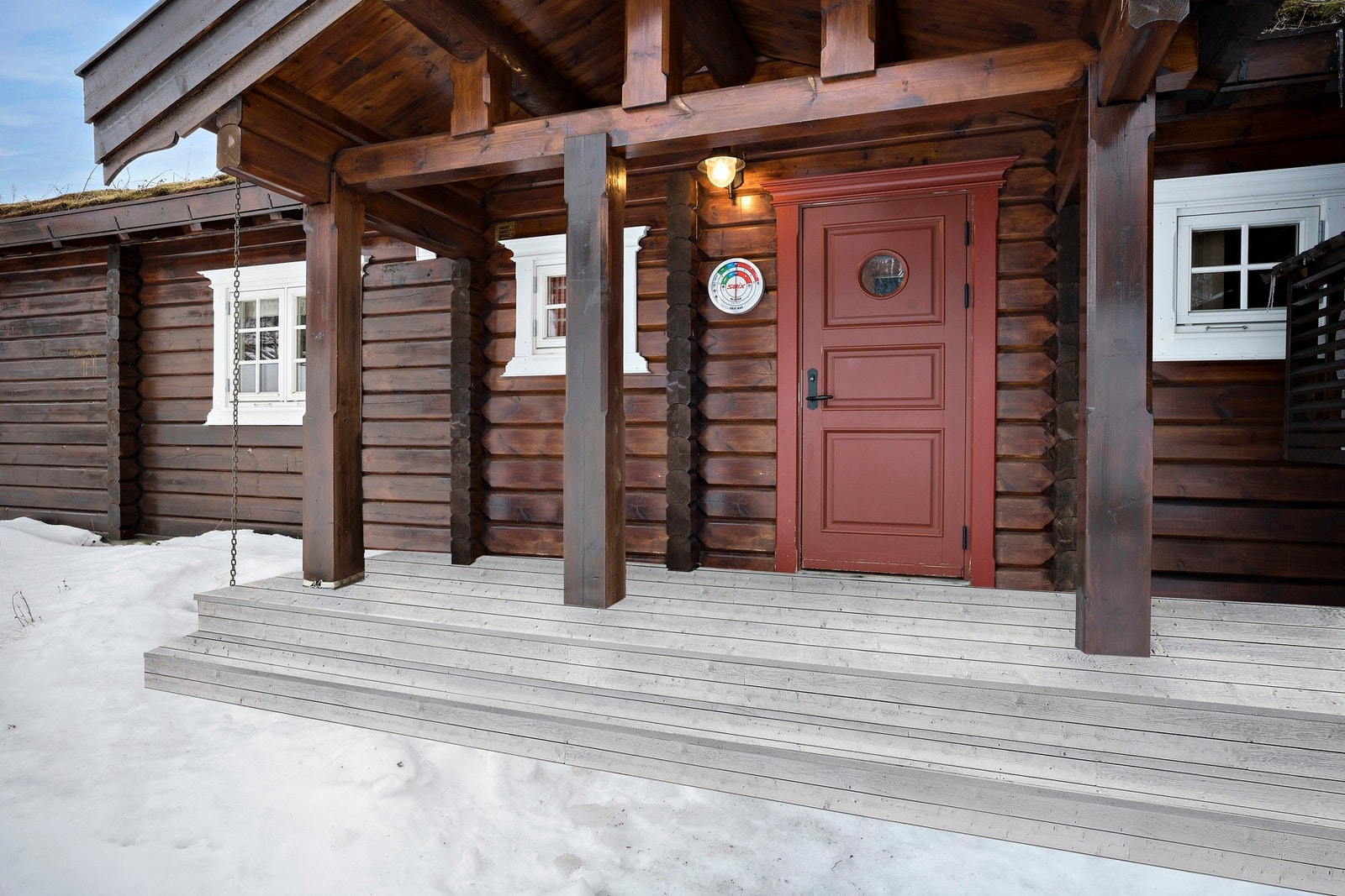 Illustrasjonsbilde av inngangspartiet uten snø Galleribilde