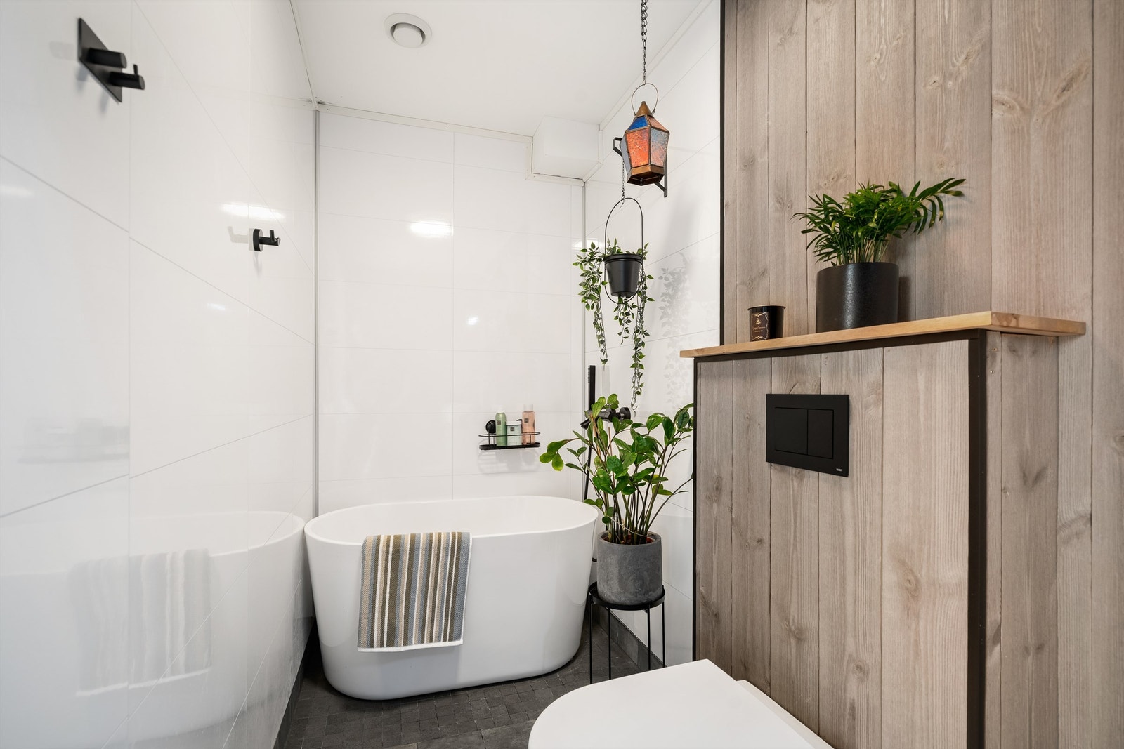 Badet i andre byr på muligheten for et avslappende bad. Galleribilde