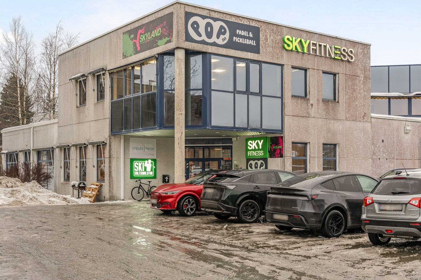 Treningssenter ca. 1,1km fra boligen. Galleribilde