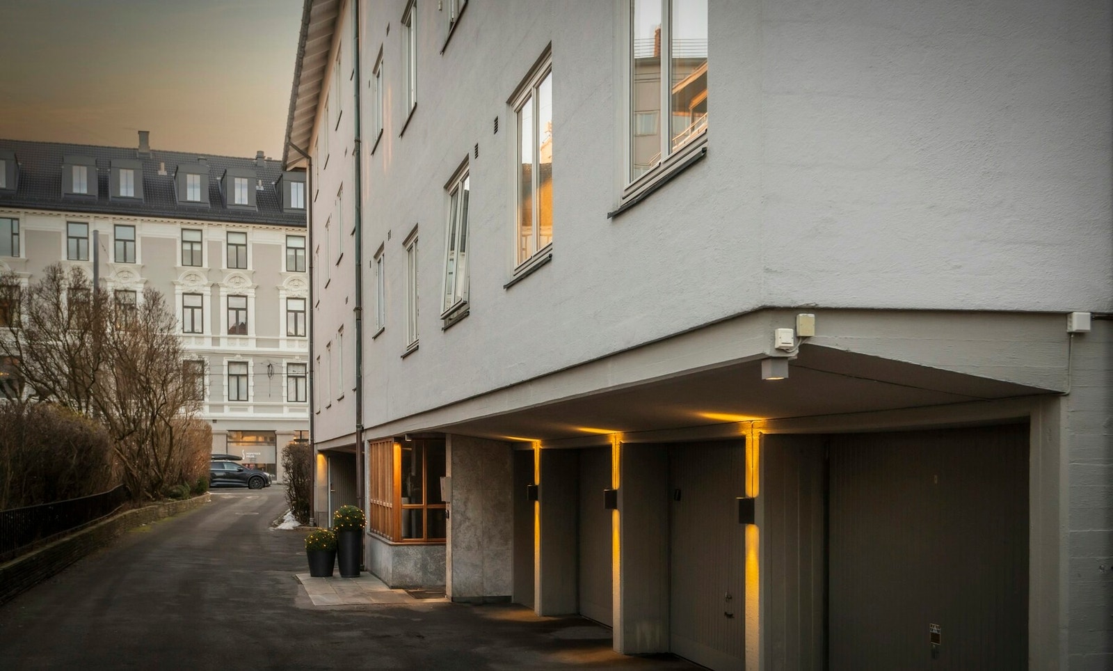 Egen garasje med elbillader medfølger leiligheten Galleribilde