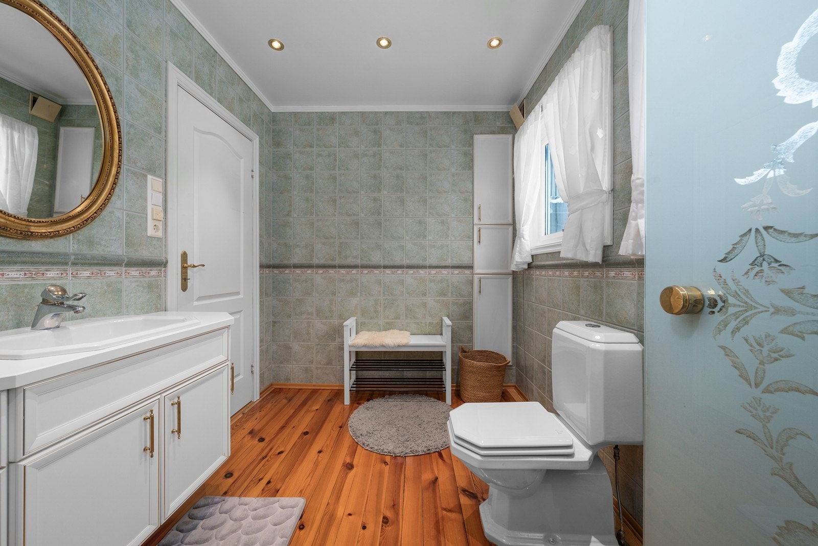 Bad i 1. etasje Galleribilde