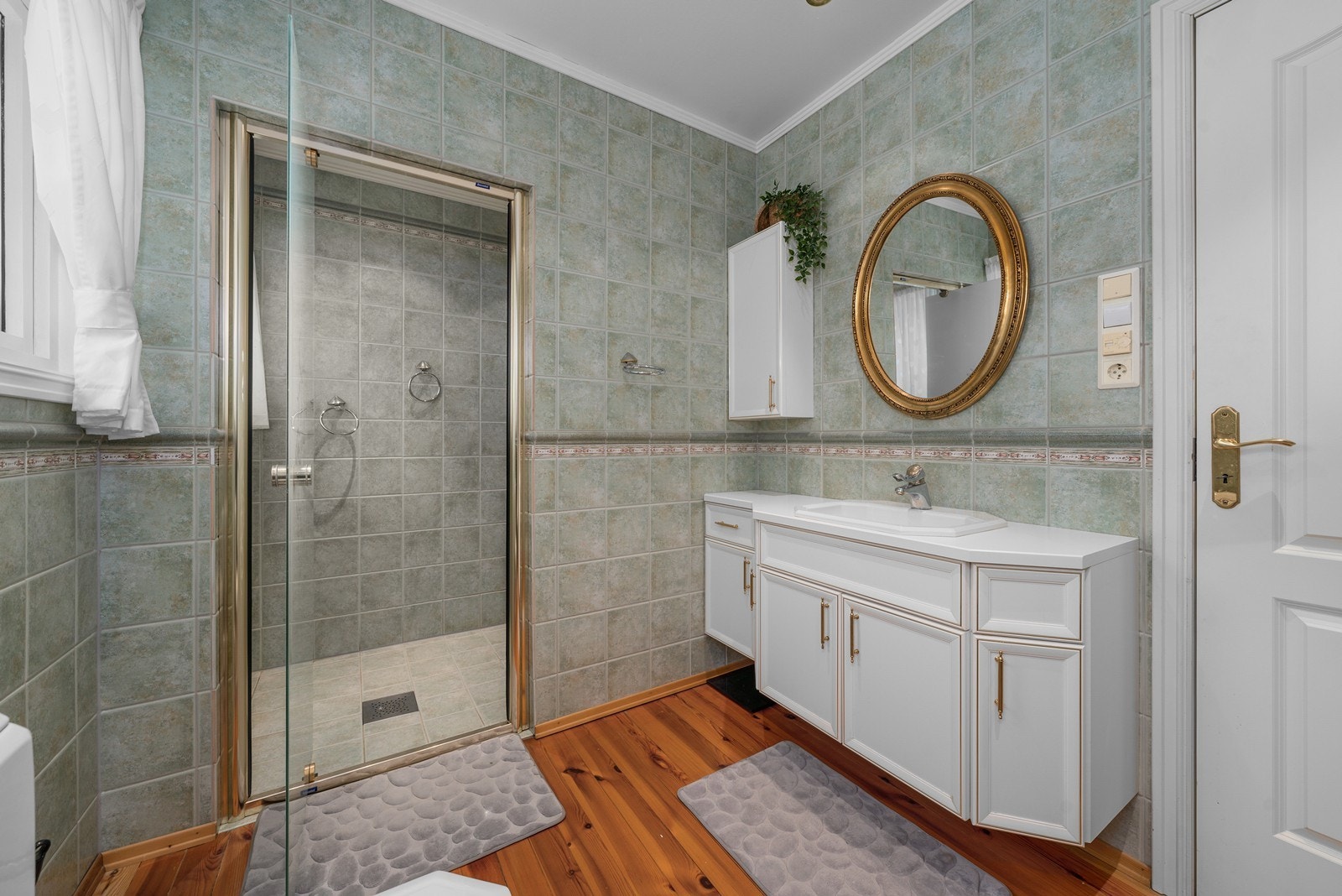 Bad i 1. etasje Galleribilde