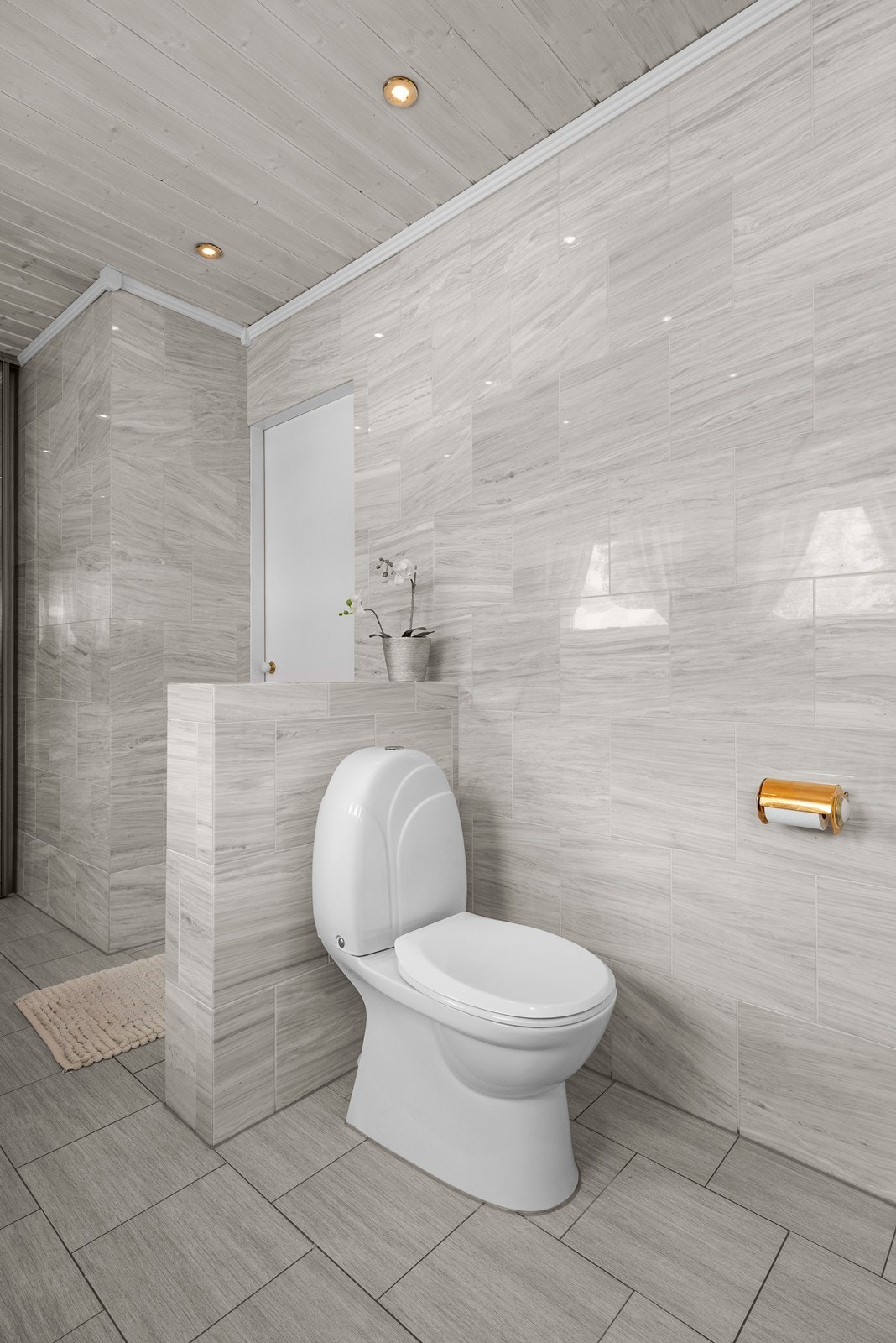 Bad/vaskerom i 1. etasje Galleribilde