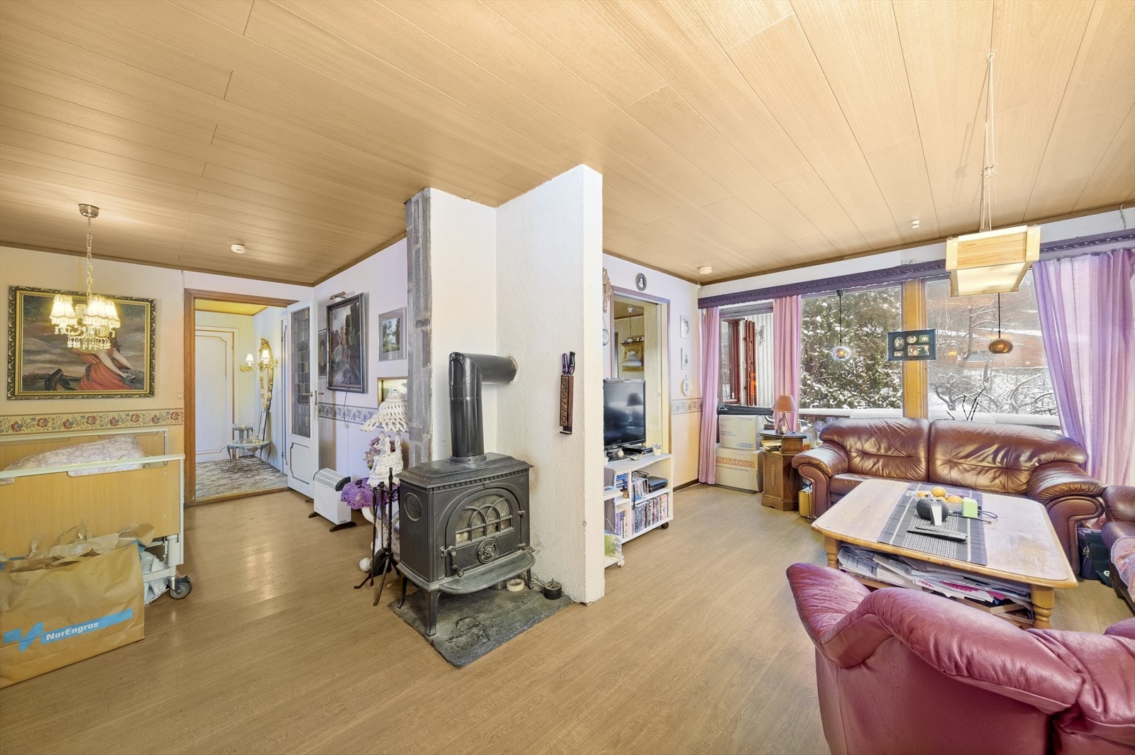 Fra stuen er det utgang til en terrasse på ca. 10 kvm. Galleribilde