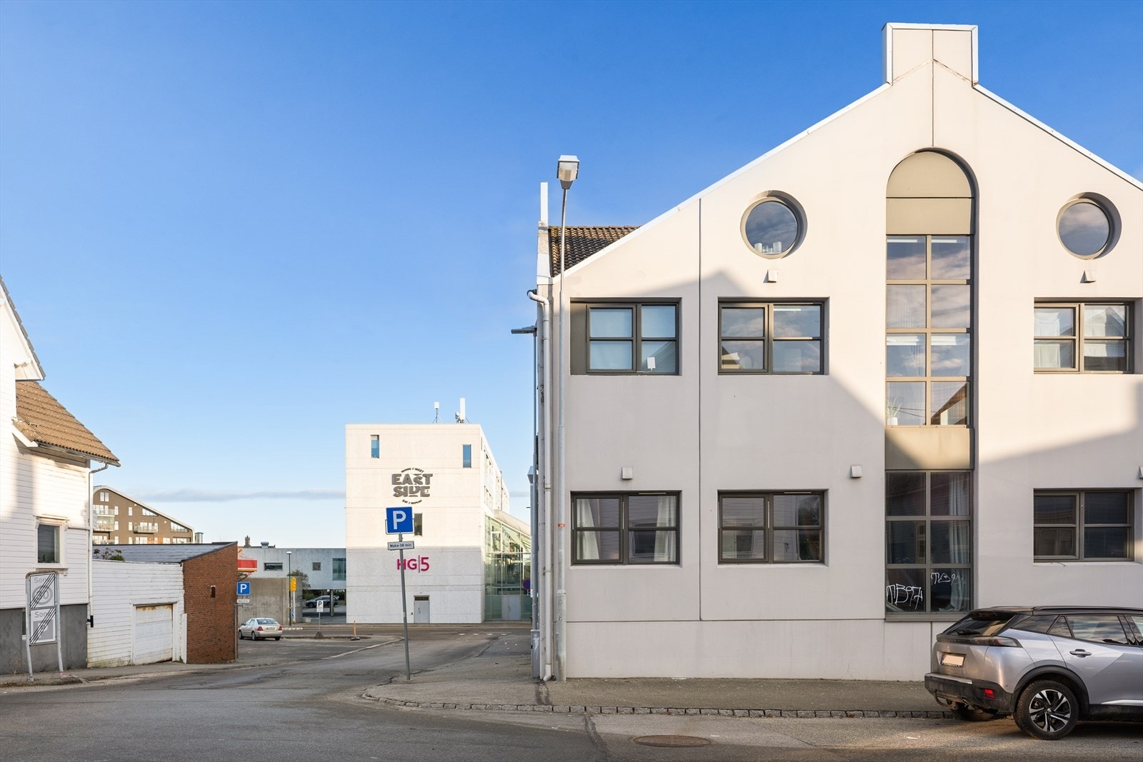 Haugesundgata 7 har en svært sentral beliggenhet i Stavanger Øst, med kort avstand til Stavanger sentrum. Galleribilde