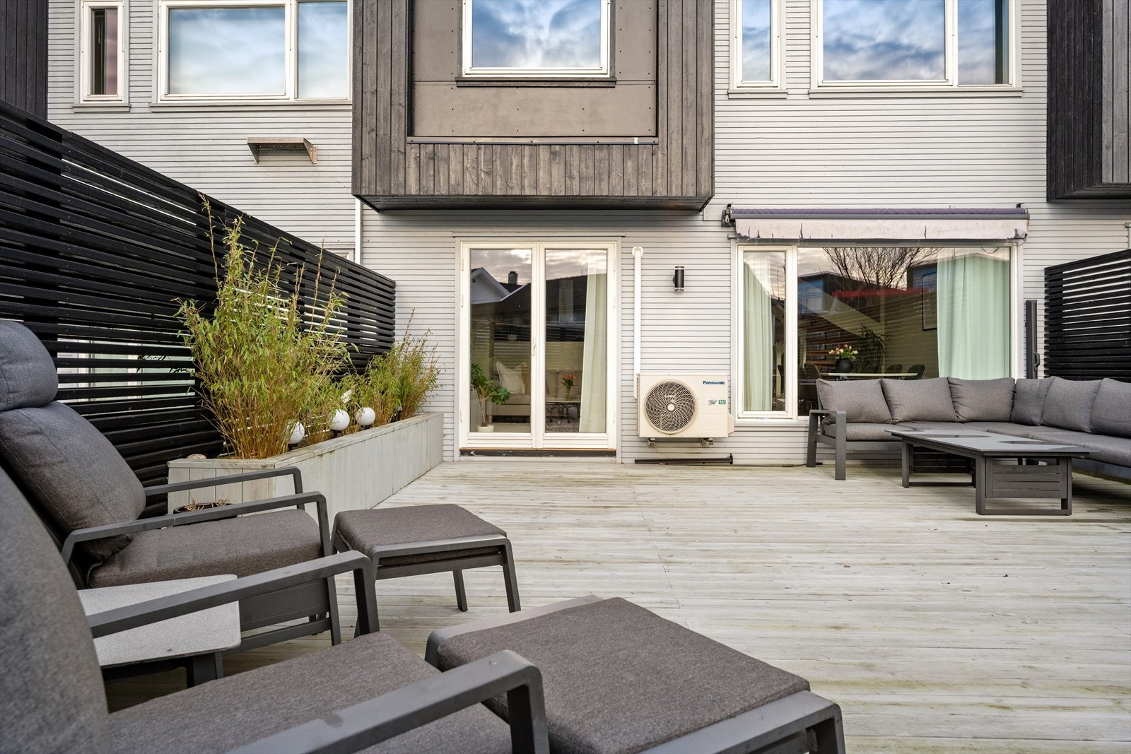 Fra boligen er det kort gangavstand til skoler, barnehager og dagligvarebutikker. Galleribilde