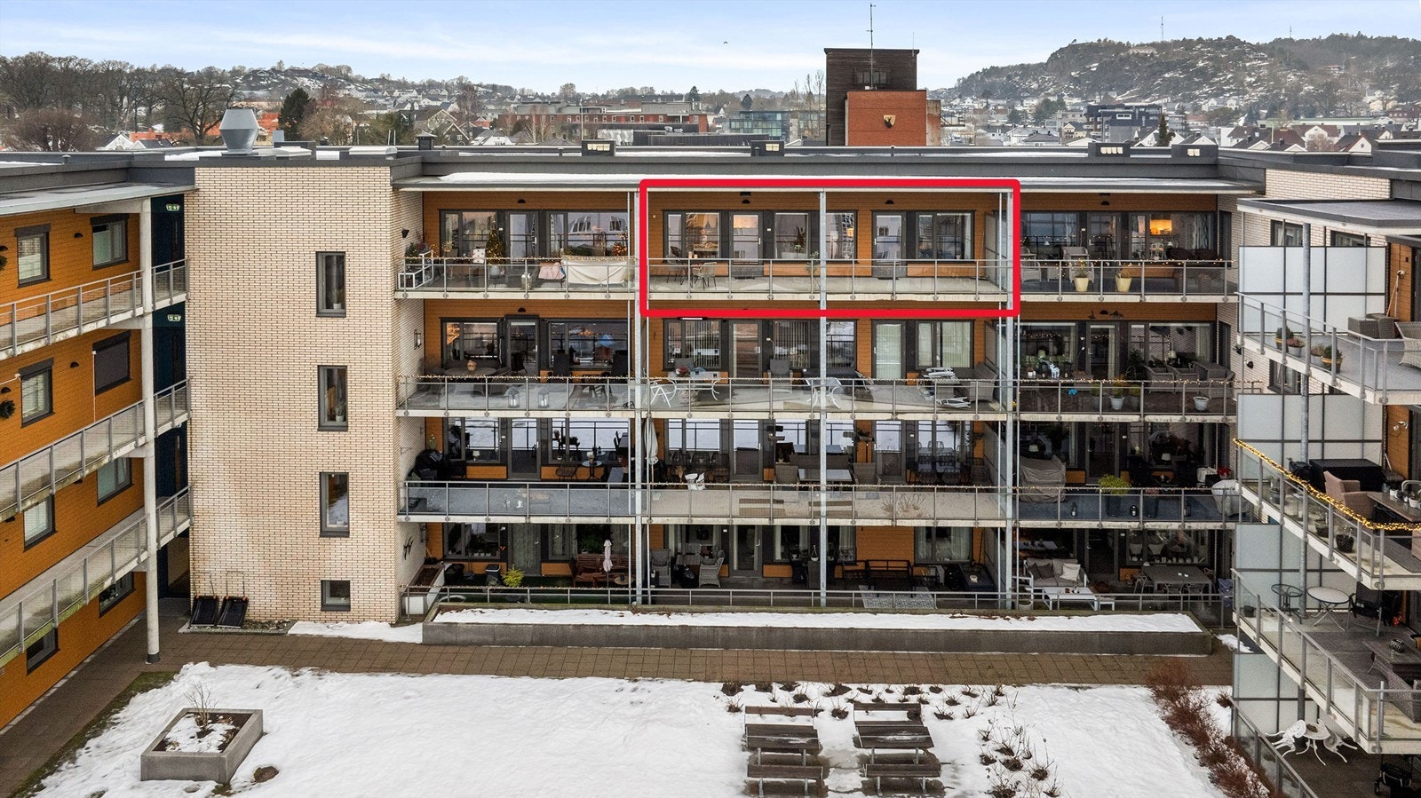 Krogsveen v/Vindum ønsker gledelig velkommen til Bjørvikkvartalet og denne flotte, store toppleiligheten! Galleribilde