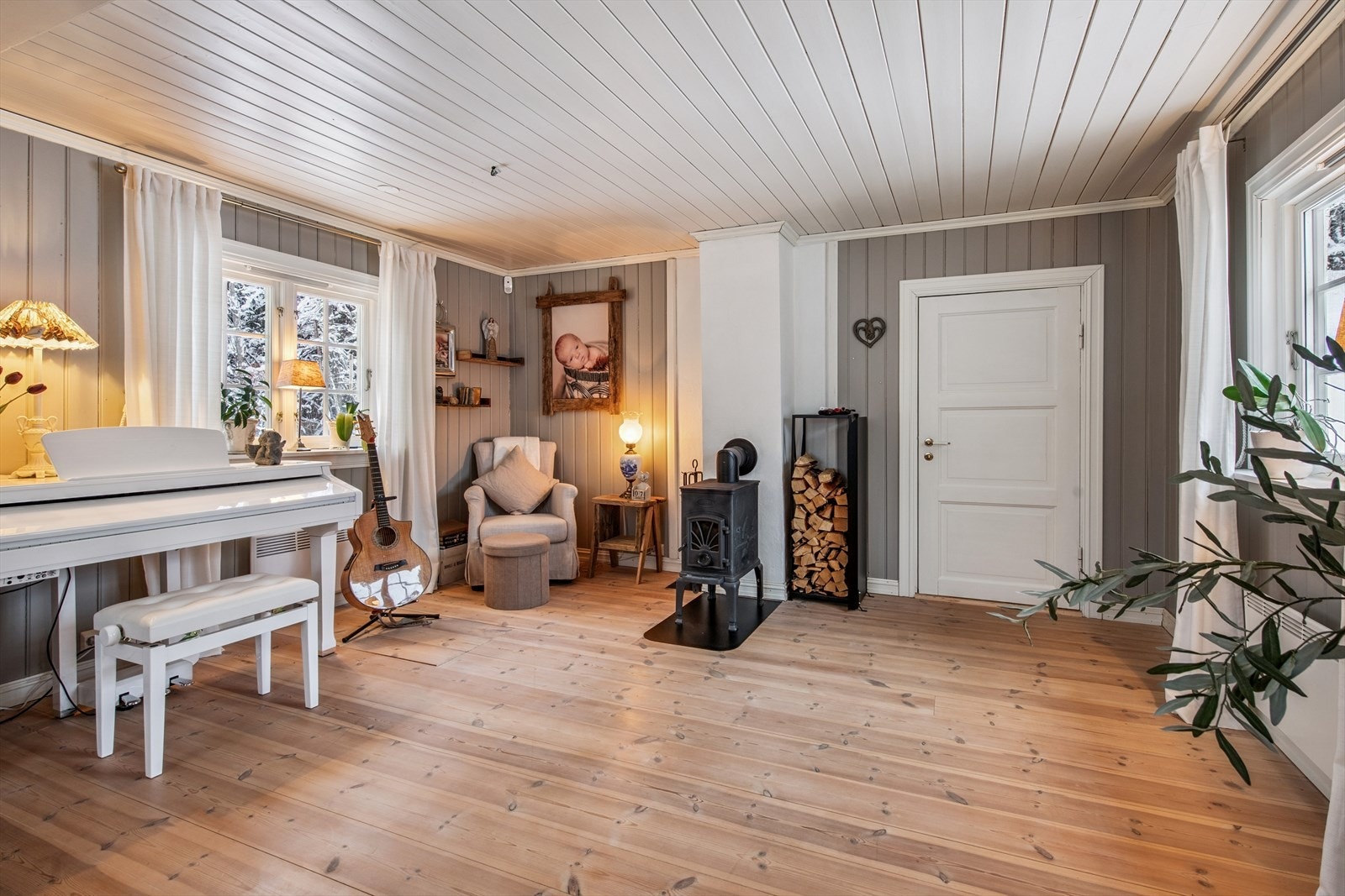 Her kan det også være god plass til en egen spisegruppe om man ønsker det. Galleribilde