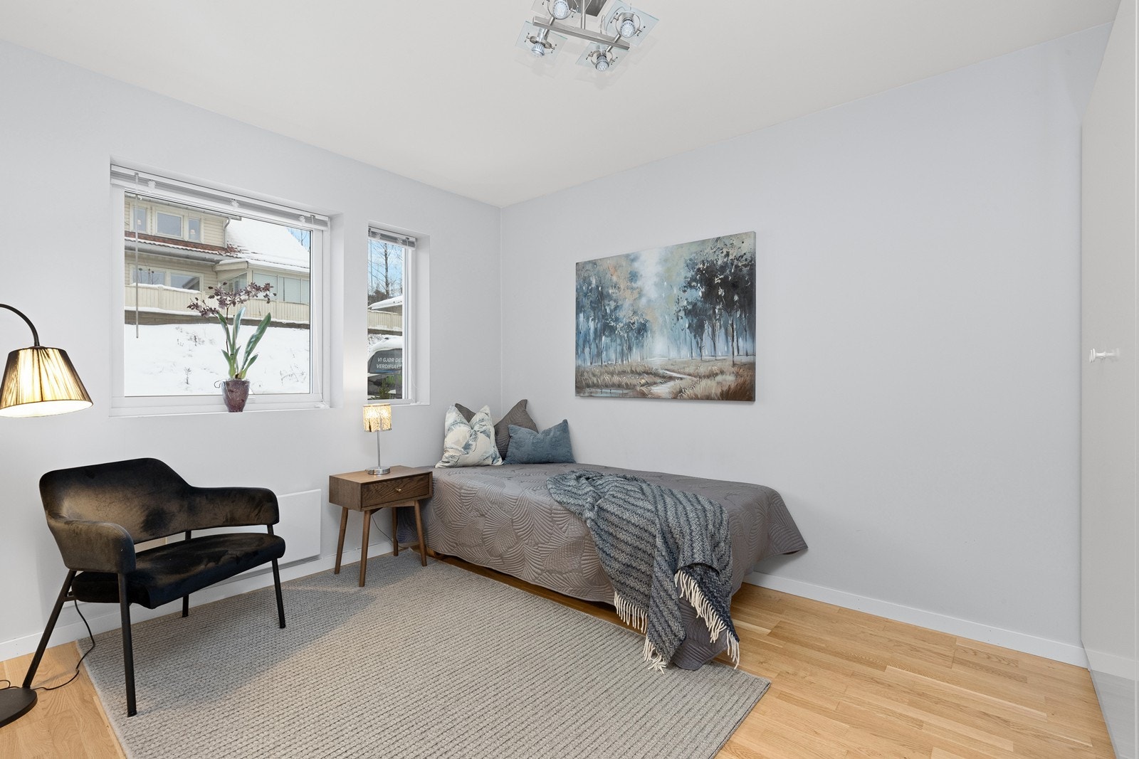 Soverom i første etasje som egner seg godt som kontor eller gjesterom. Galleribilde