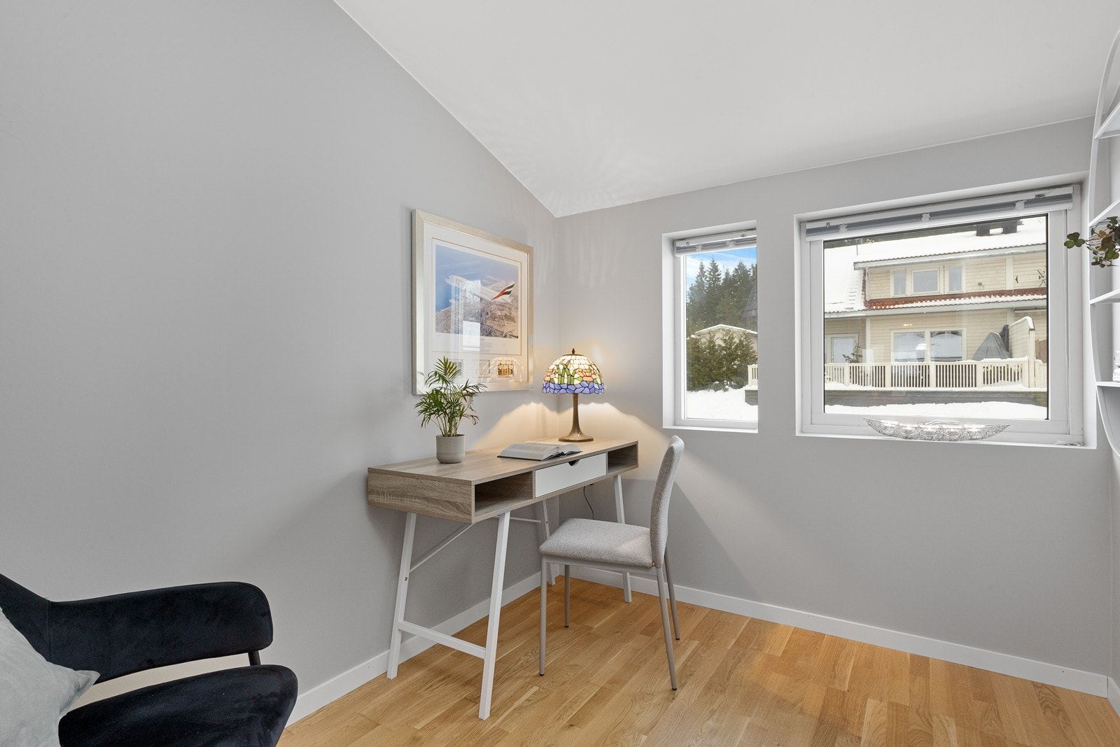 Det tredje soverommet i etasjen er lyst og passer utmerket som barnerom. Galleribilde