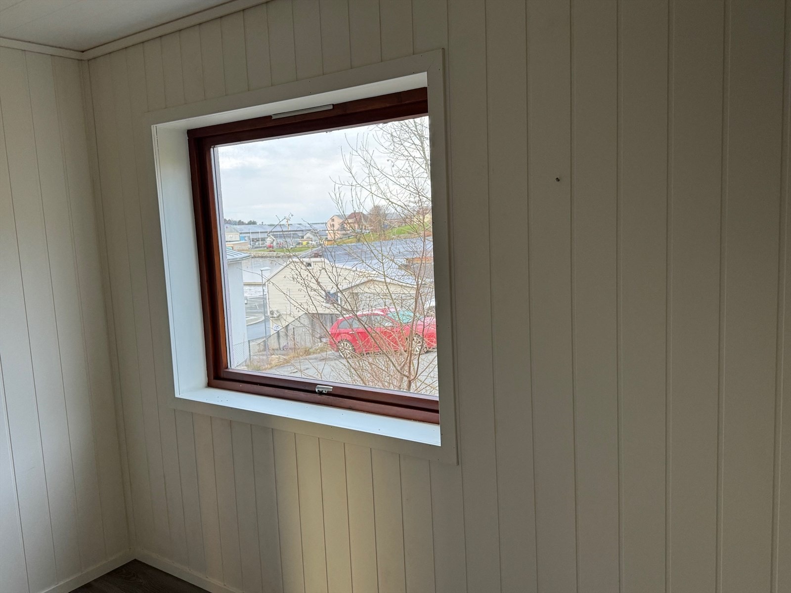 Utsikt mot Vågen fra kjøkken og evt spisebordet Galleribilde