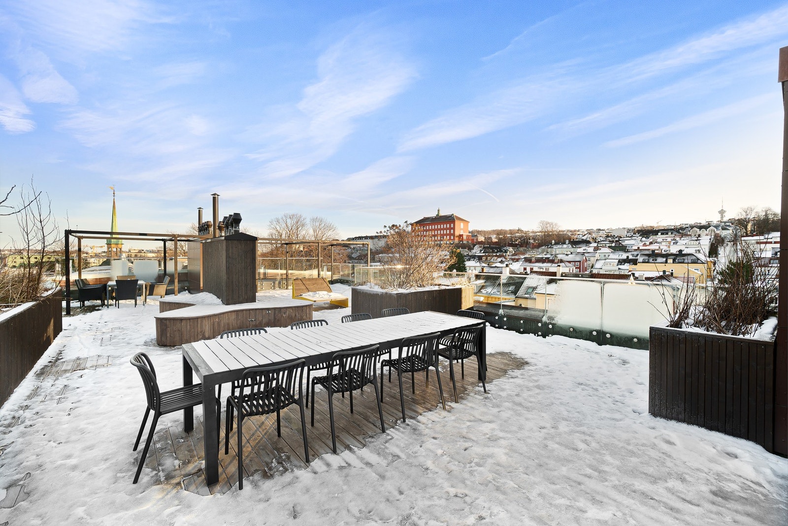 Flotte fellesarealer med mulighet for flere sittegrupper for beboerne. Galleribilde