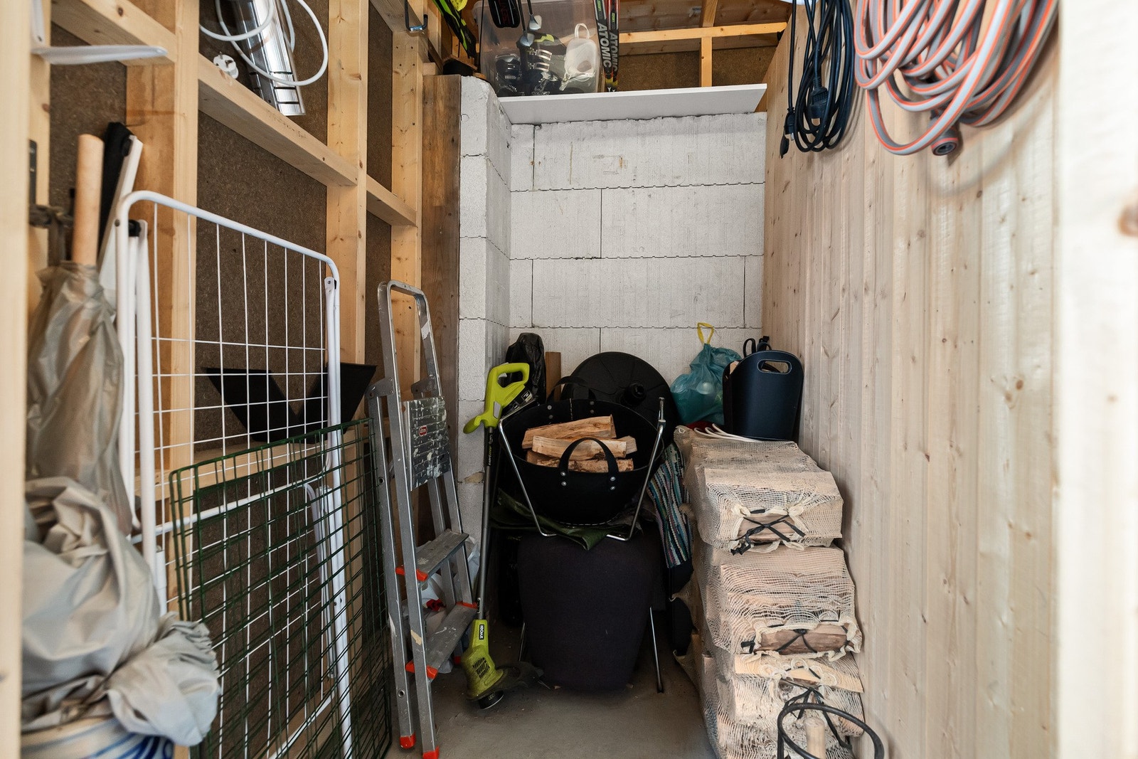 Seksjonen disponerer også en privat bod i felles bodanlegg Galleribilde