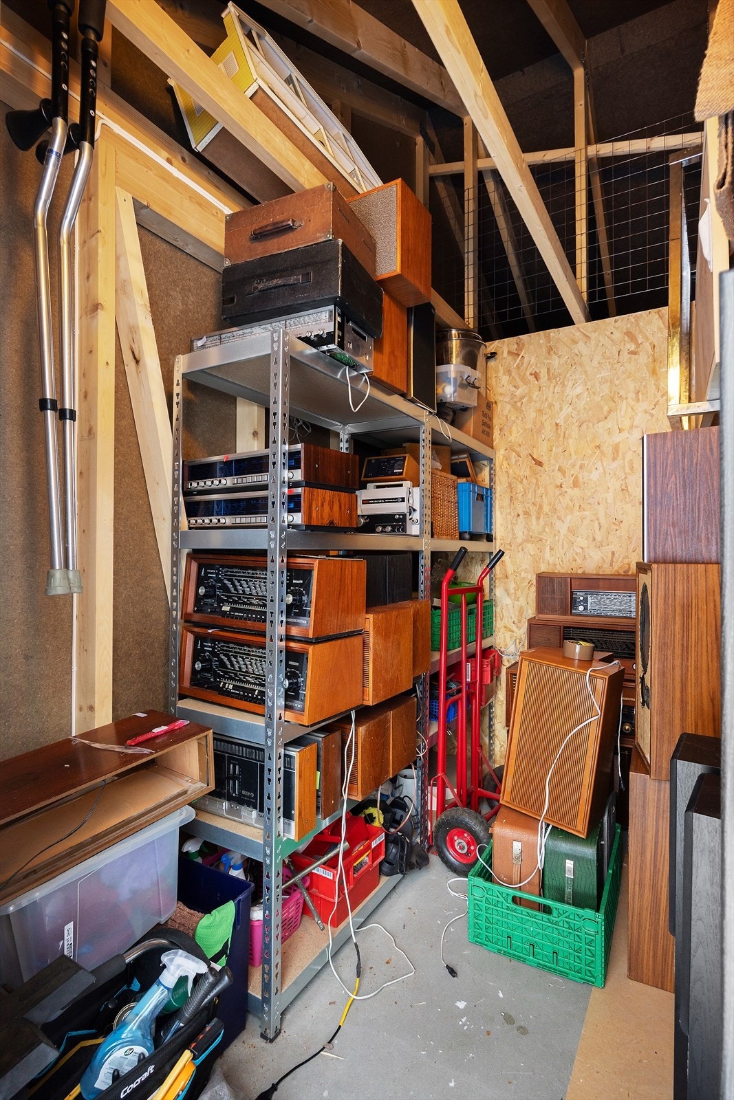 Leiligheten disponerer i tillegg ekstern utebod, perfekt for redskaper, dekk og annen oppbevaring. Galleribilde