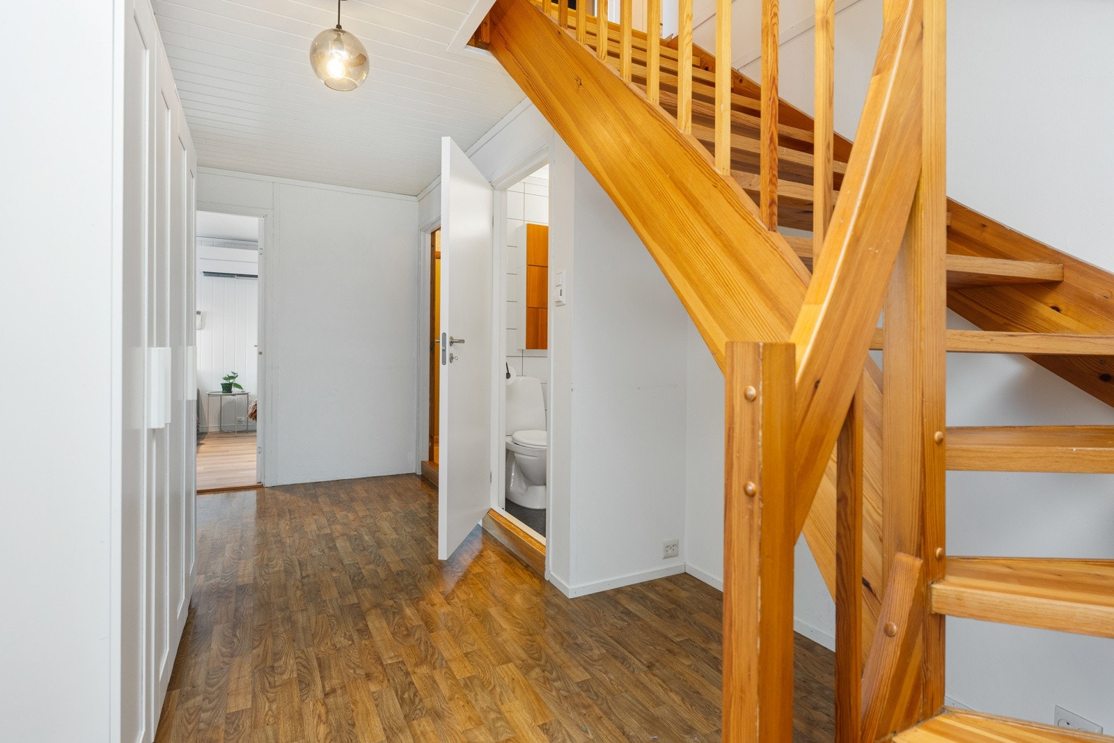 Velkommen ned til soveromsdelen i 1. etasje. Galleribilde