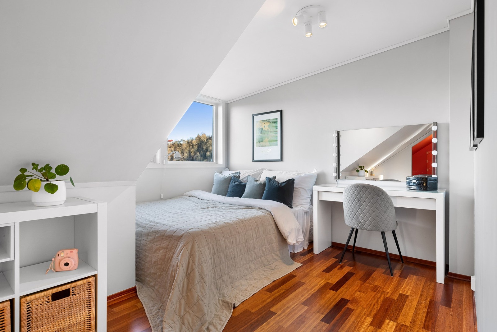 Boligens fjerde soverom har et areal på 10 m². Galleribilde